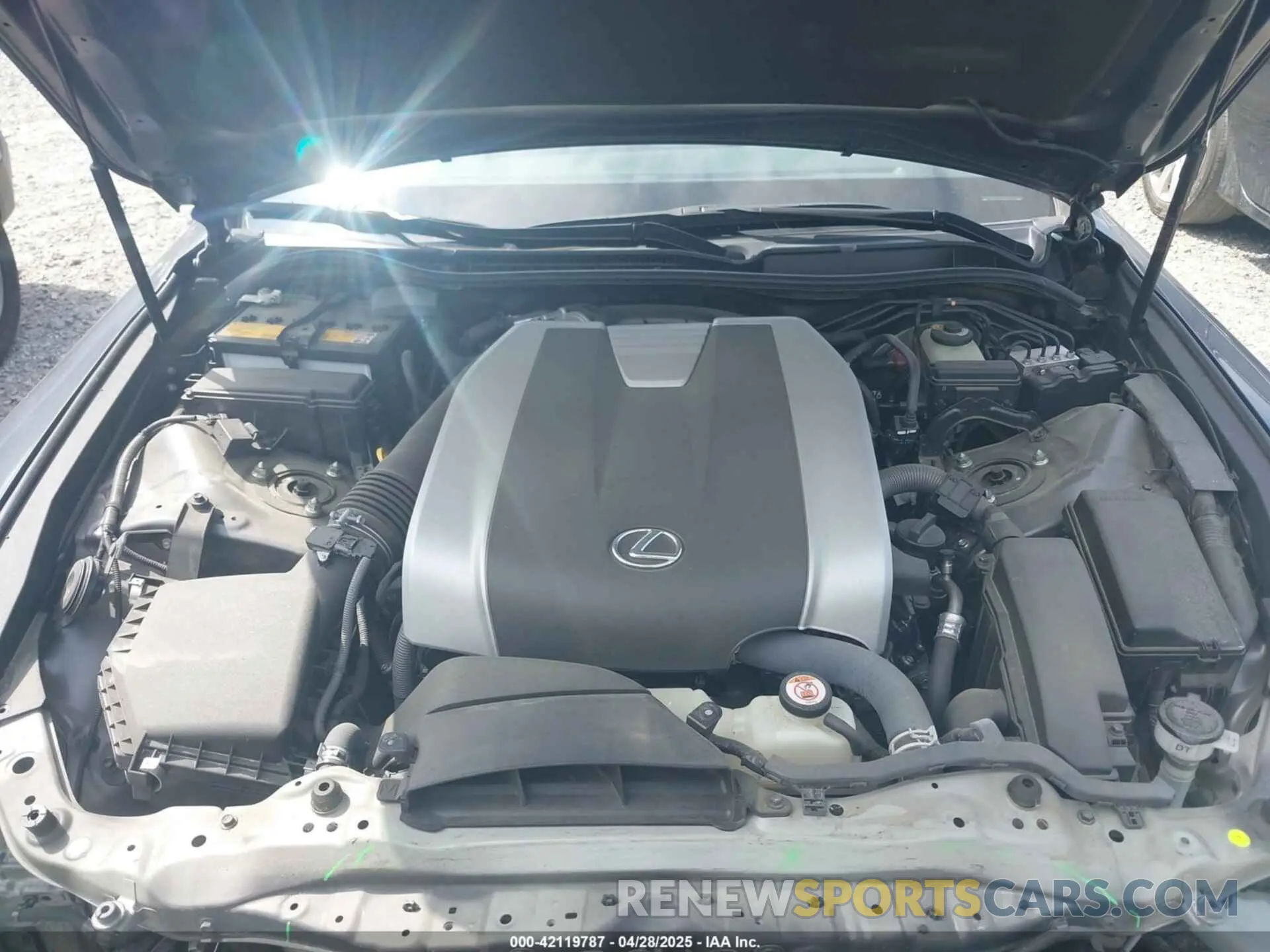 10 Фотография поврежденного автомобиля JTHGZ1B24M5044762 LEXUS IS 350 2021