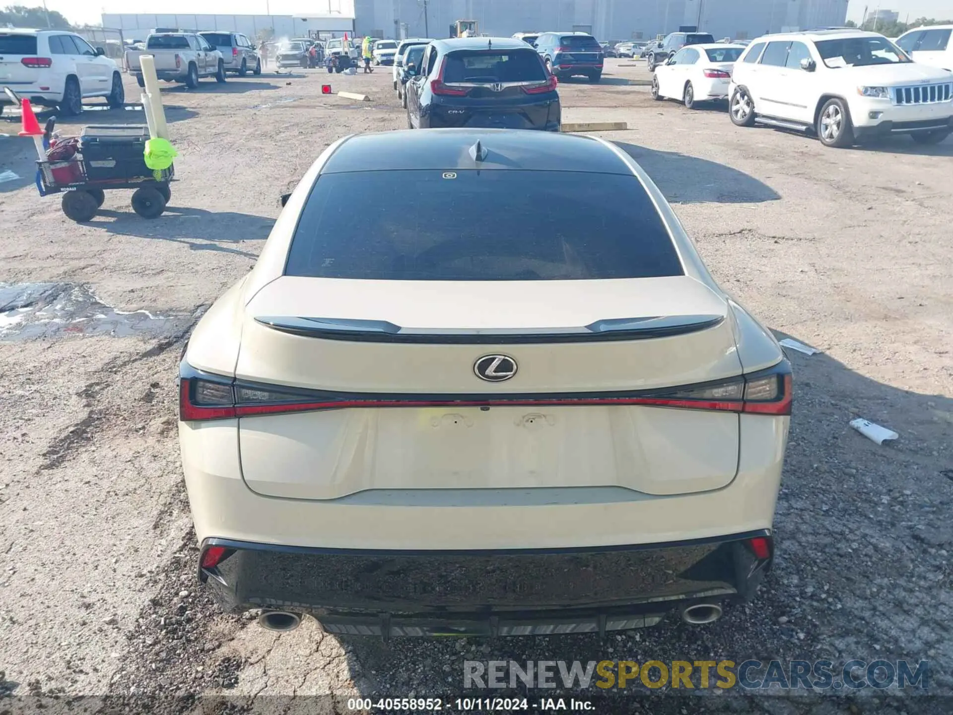 17 Фотография поврежденного автомобиля JTHGZ1B28M5037359 LEXUS IS 350 2021