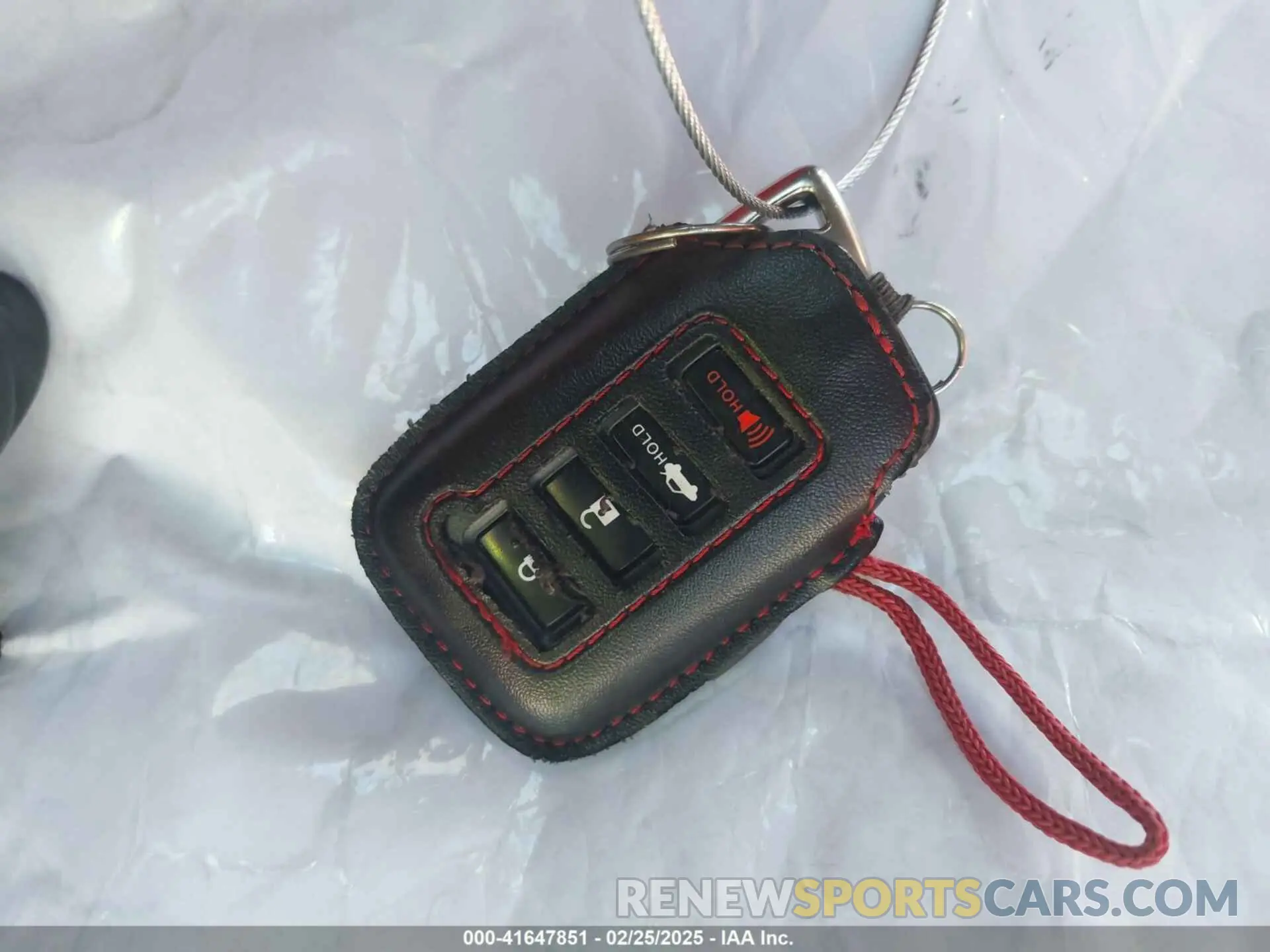 11 Фотография поврежденного автомобиля JTHGZ1B29M5038391 LEXUS IS 350 2021