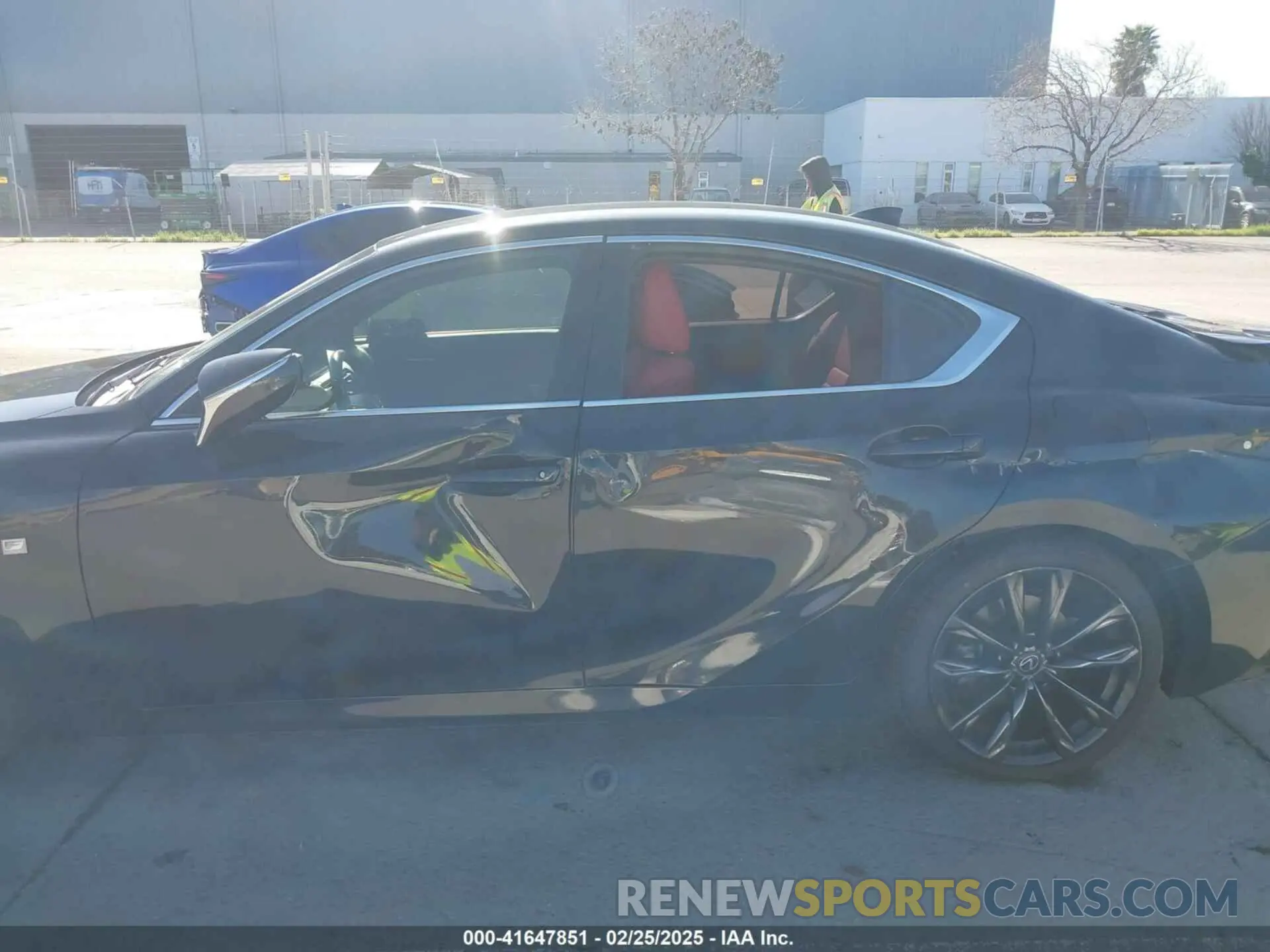 14 Фотография поврежденного автомобиля JTHGZ1B29M5038391 LEXUS IS 350 2021