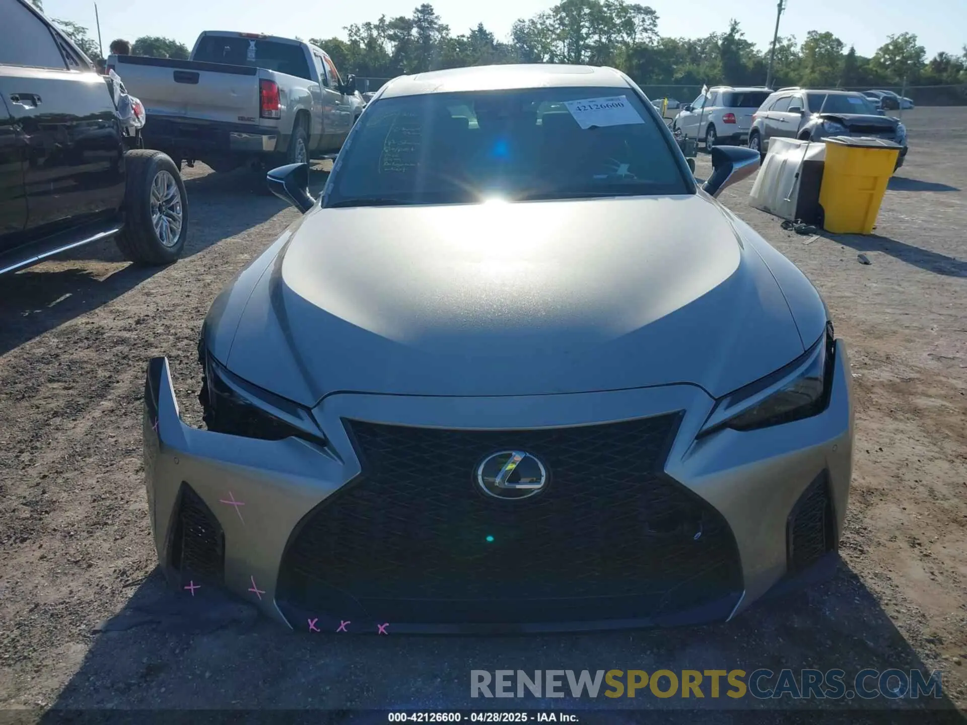 12 Фотография поврежденного автомобиля JTHGZ1B29M5045003 LEXUS IS 350 2021