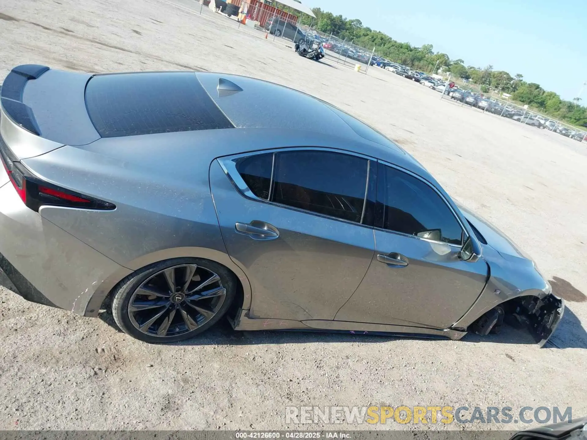 13 Фотография поврежденного автомобиля JTHGZ1B29M5045003 LEXUS IS 350 2021
