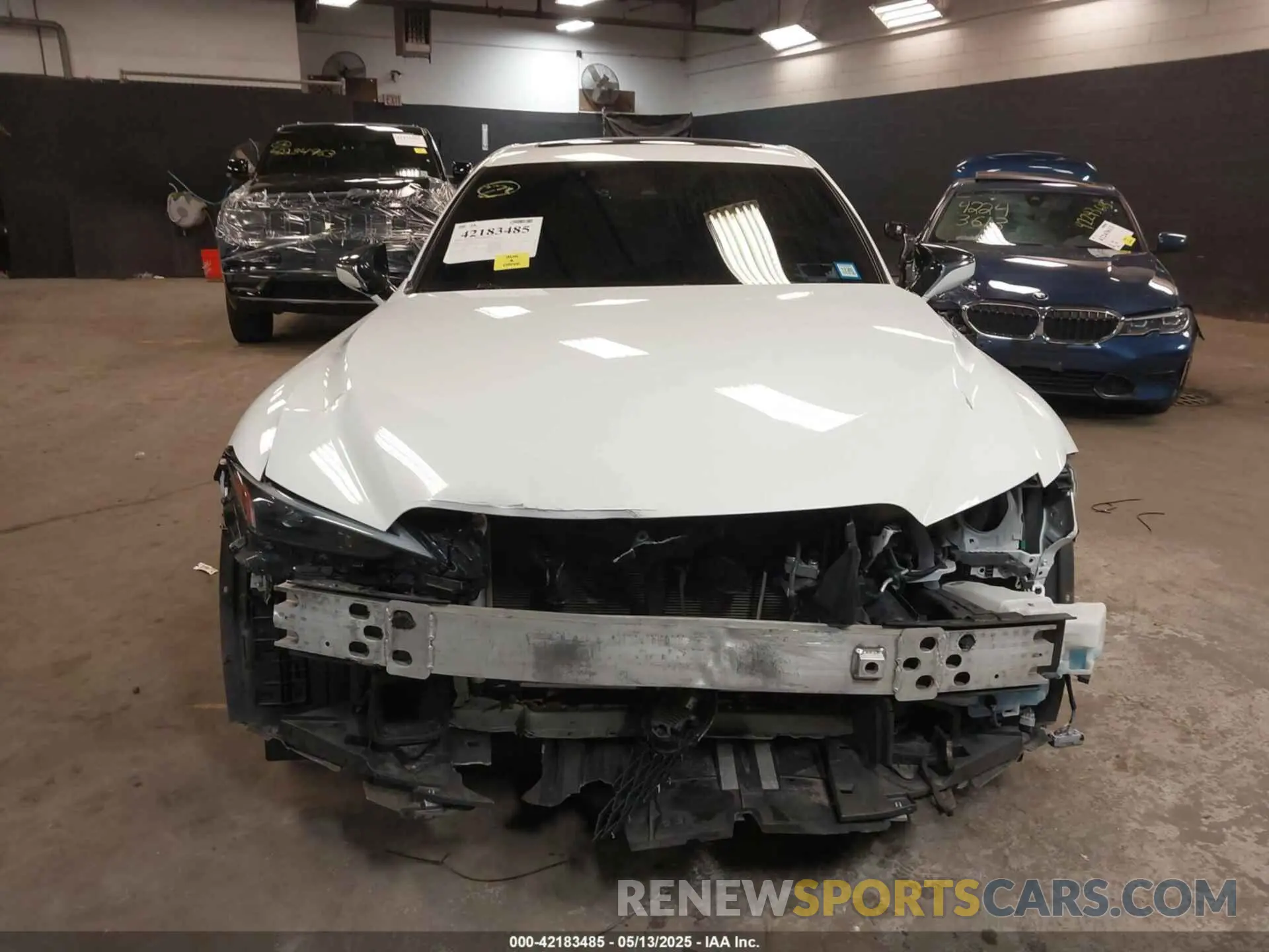 12 Фотография поврежденного автомобиля JTHGZ1E20M5021250 LEXUS IS 350 2021