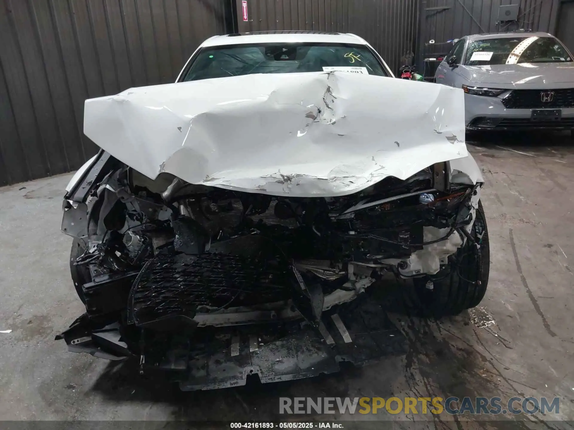 12 Фотография поврежденного автомобиля JTHGZ1E21M5020060 LEXUS IS 350 2021