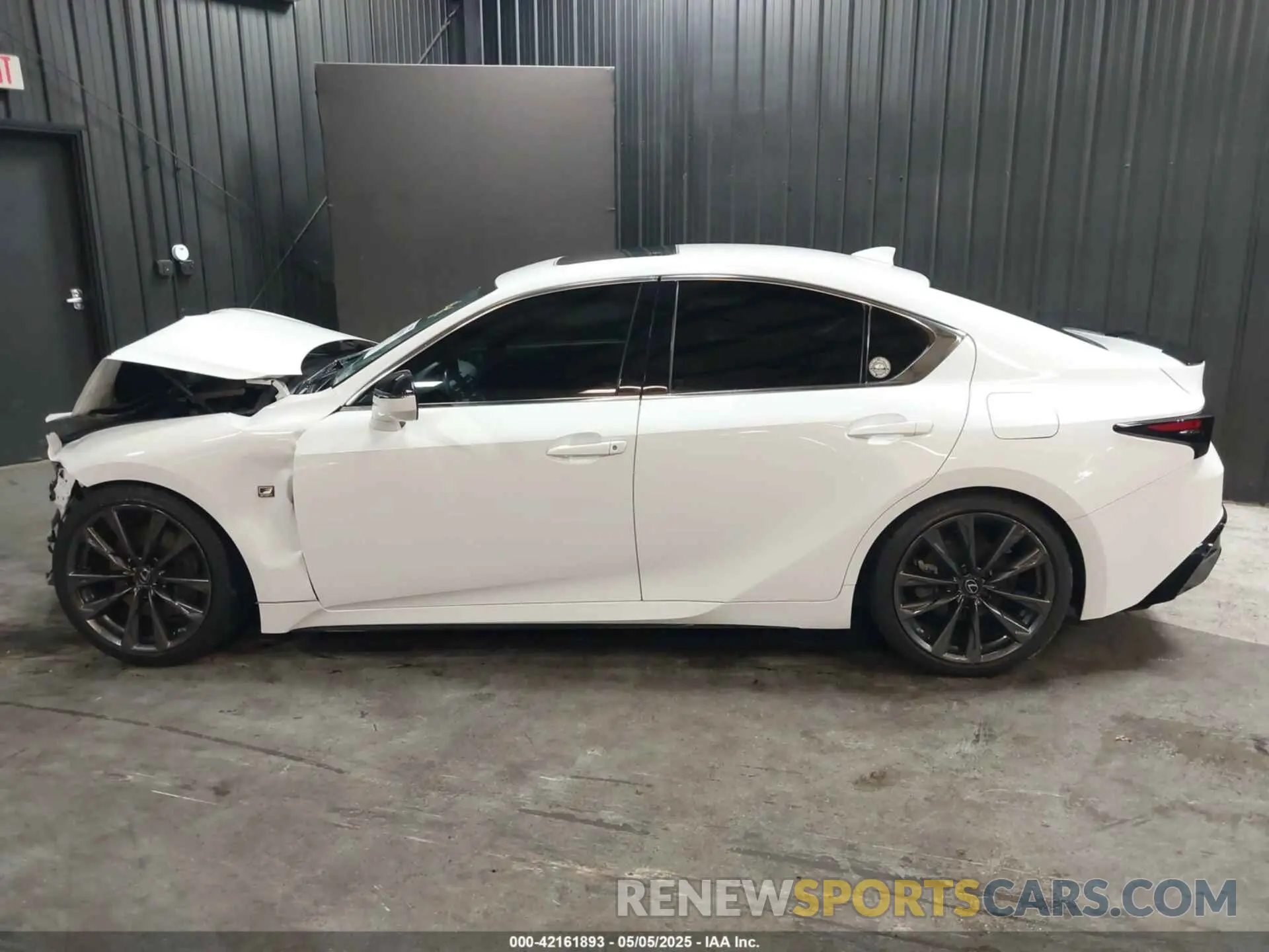 14 Фотография поврежденного автомобиля JTHGZ1E21M5020060 LEXUS IS 350 2021