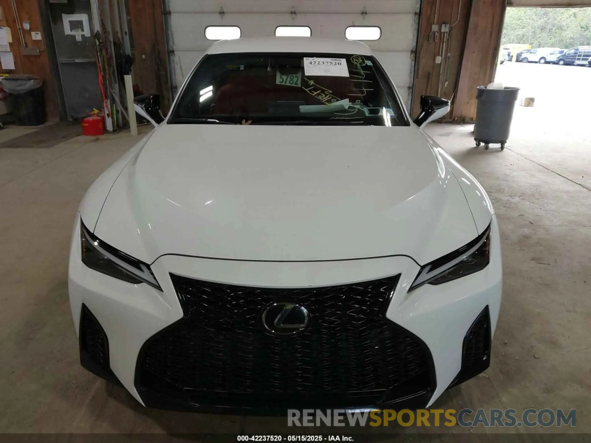 12 Фотография поврежденного автомобиля JTHGZ1E26M5021785 LEXUS IS 350 2021