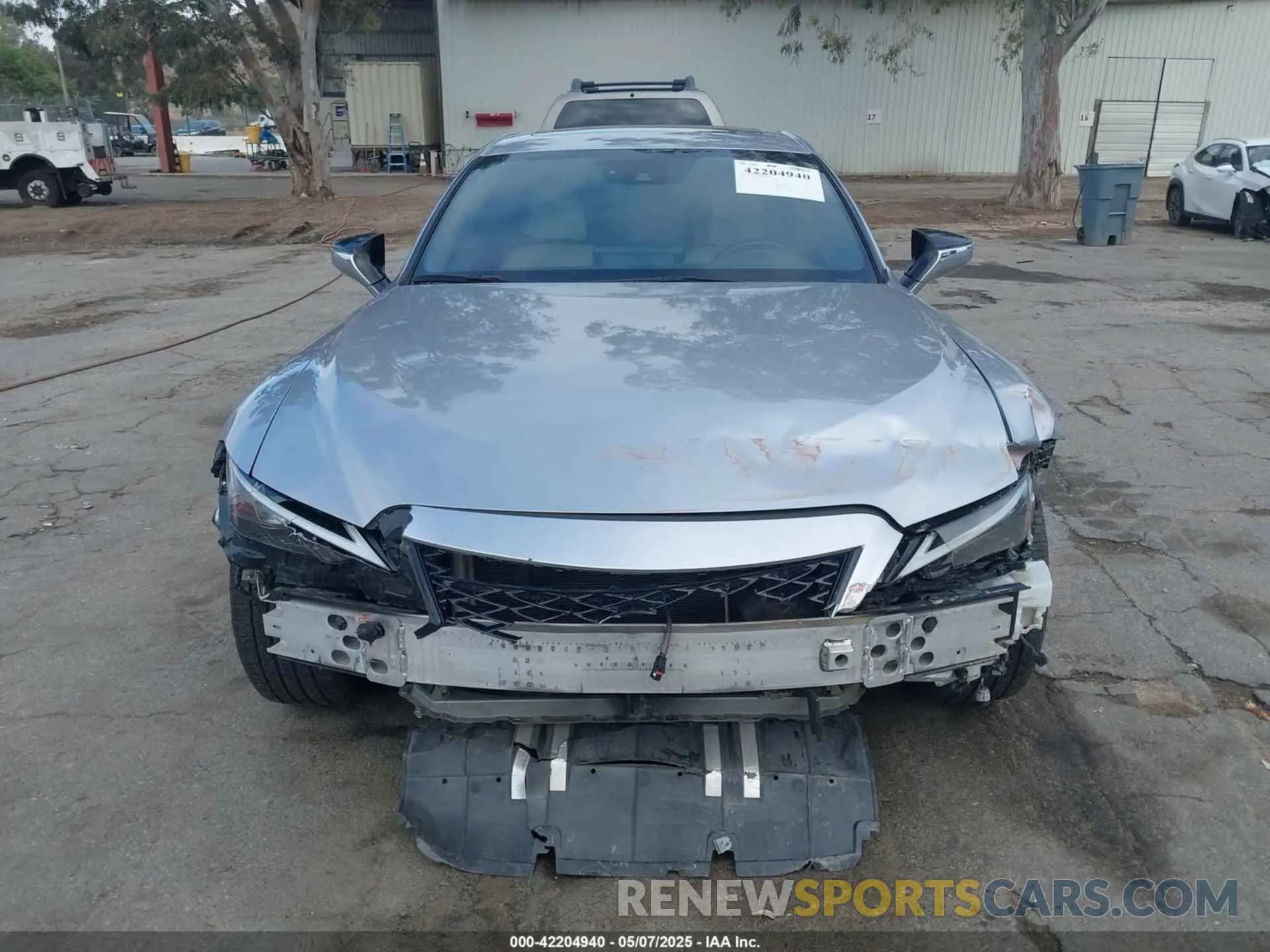 12 Фотография поврежденного автомобиля JTHGZ1B22N5050383 LEXUS IS 350 2022