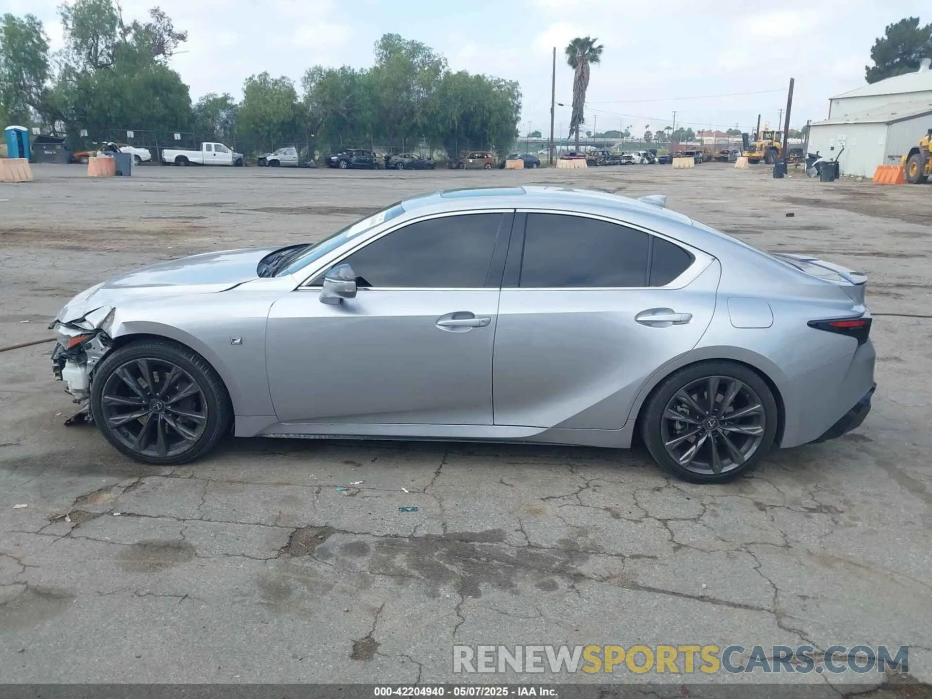 14 Фотография поврежденного автомобиля JTHGZ1B22N5050383 LEXUS IS 350 2022