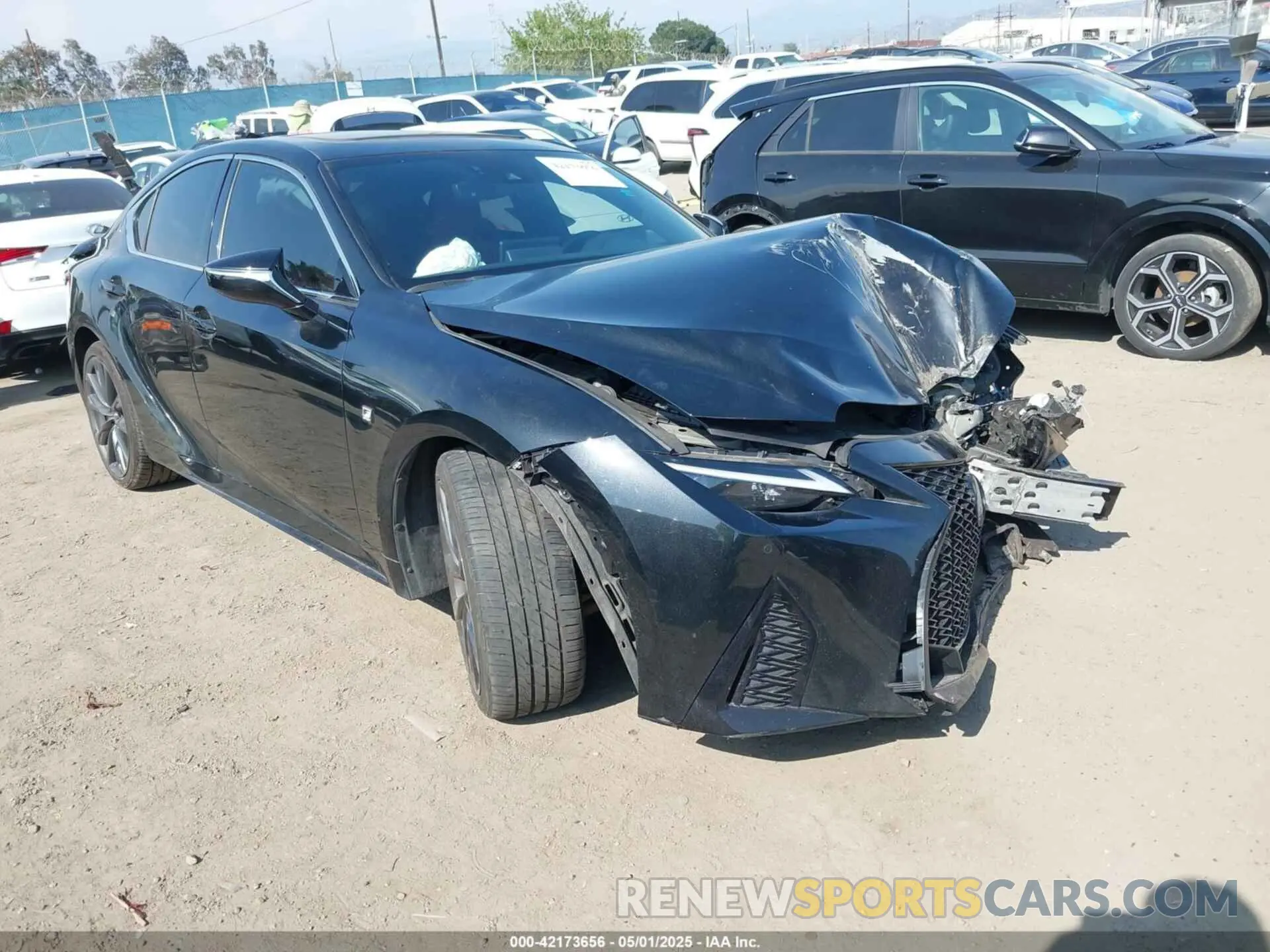 1 Фотография поврежденного автомобиля JTHGZ1B24N5052989 LEXUS IS 350 2022