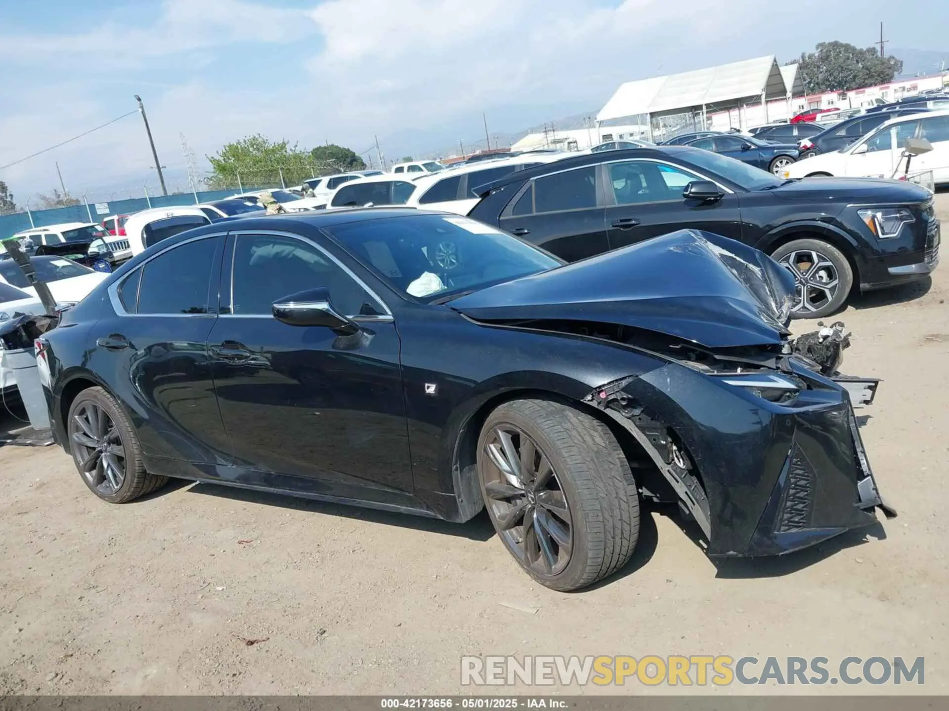 13 Фотография поврежденного автомобиля JTHGZ1B24N5052989 LEXUS IS 350 2022