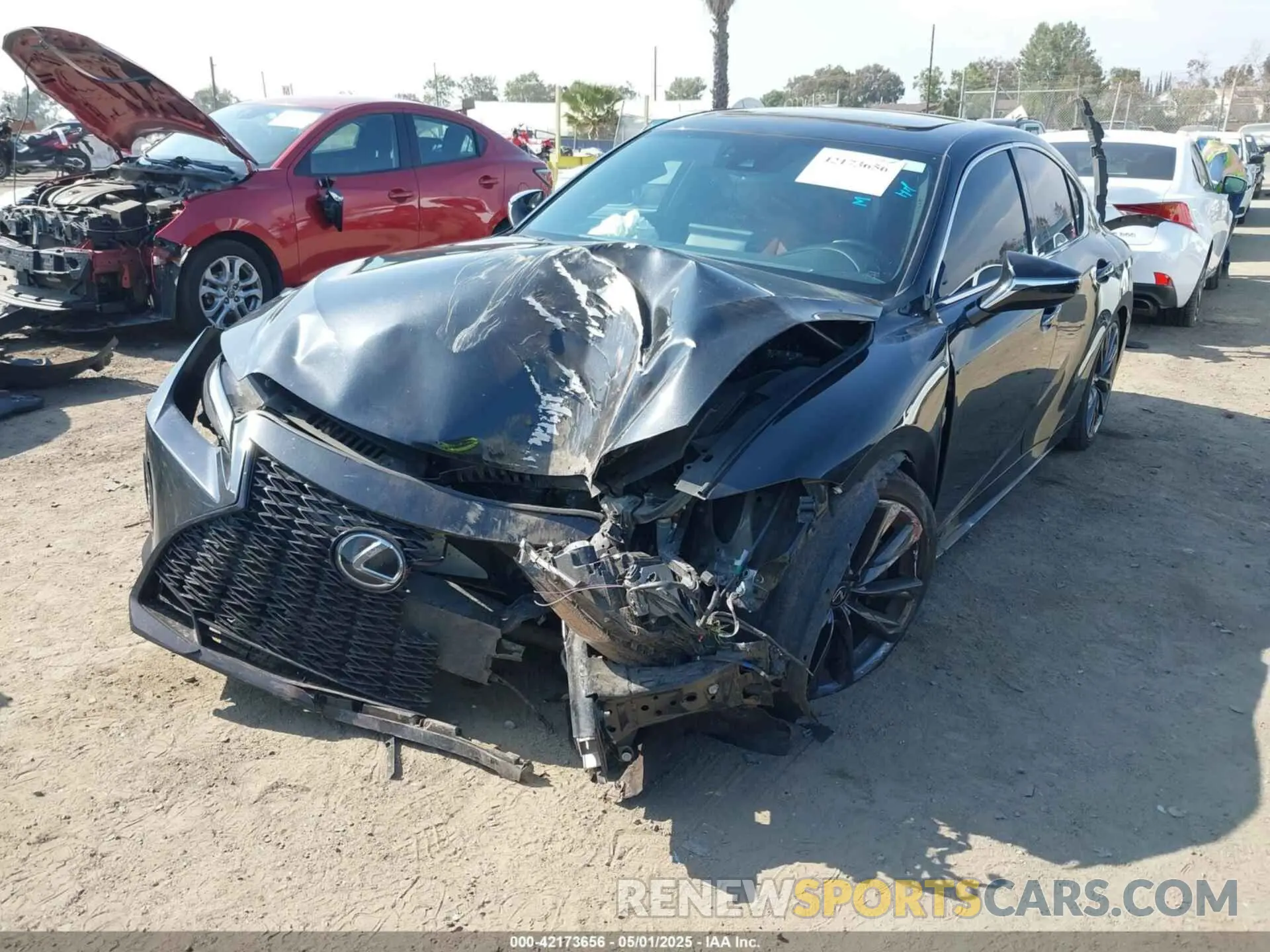 2 Фотография поврежденного автомобиля JTHGZ1B24N5052989 LEXUS IS 350 2022
