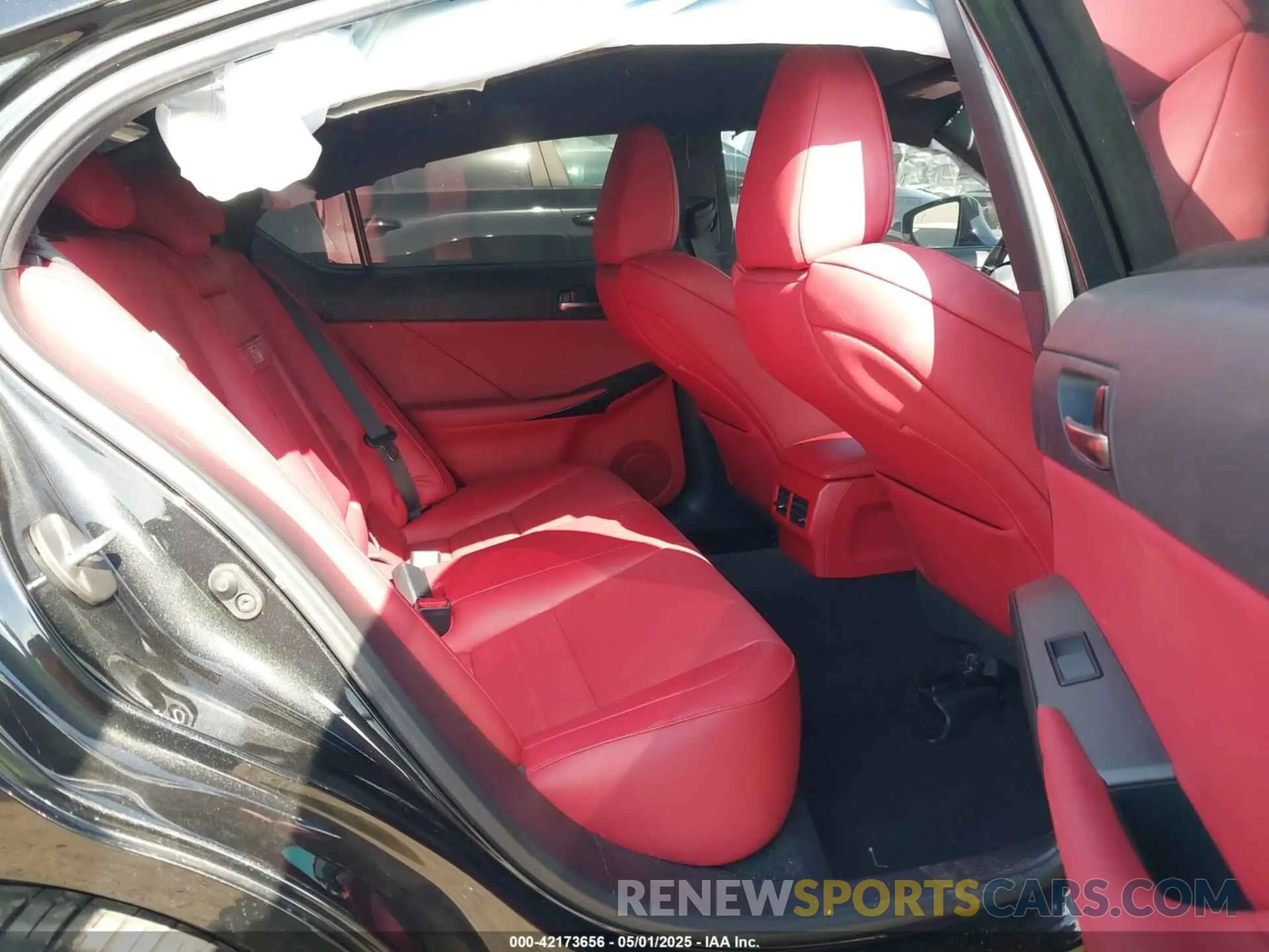 8 Фотография поврежденного автомобиля JTHGZ1B24N5052989 LEXUS IS 350 2022