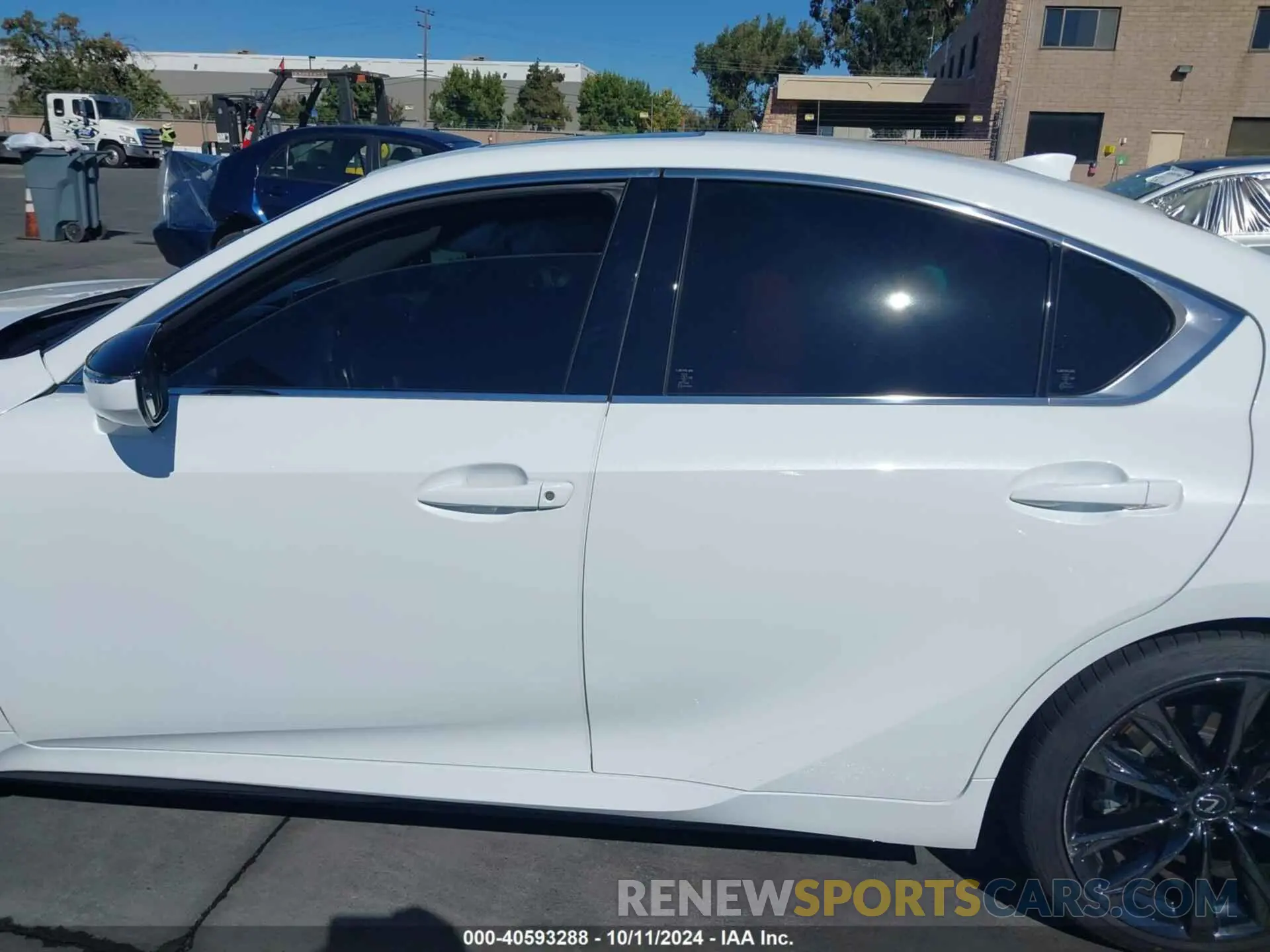 14 Фотография поврежденного автомобиля JTHGZ1B21P5062057 LEXUS IS 350 2023
