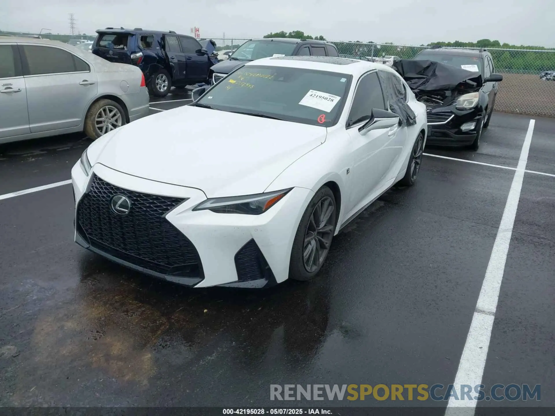 2 Фотография поврежденного автомобиля JTHGZ1B2XP5058945 LEXUS IS 350 2023