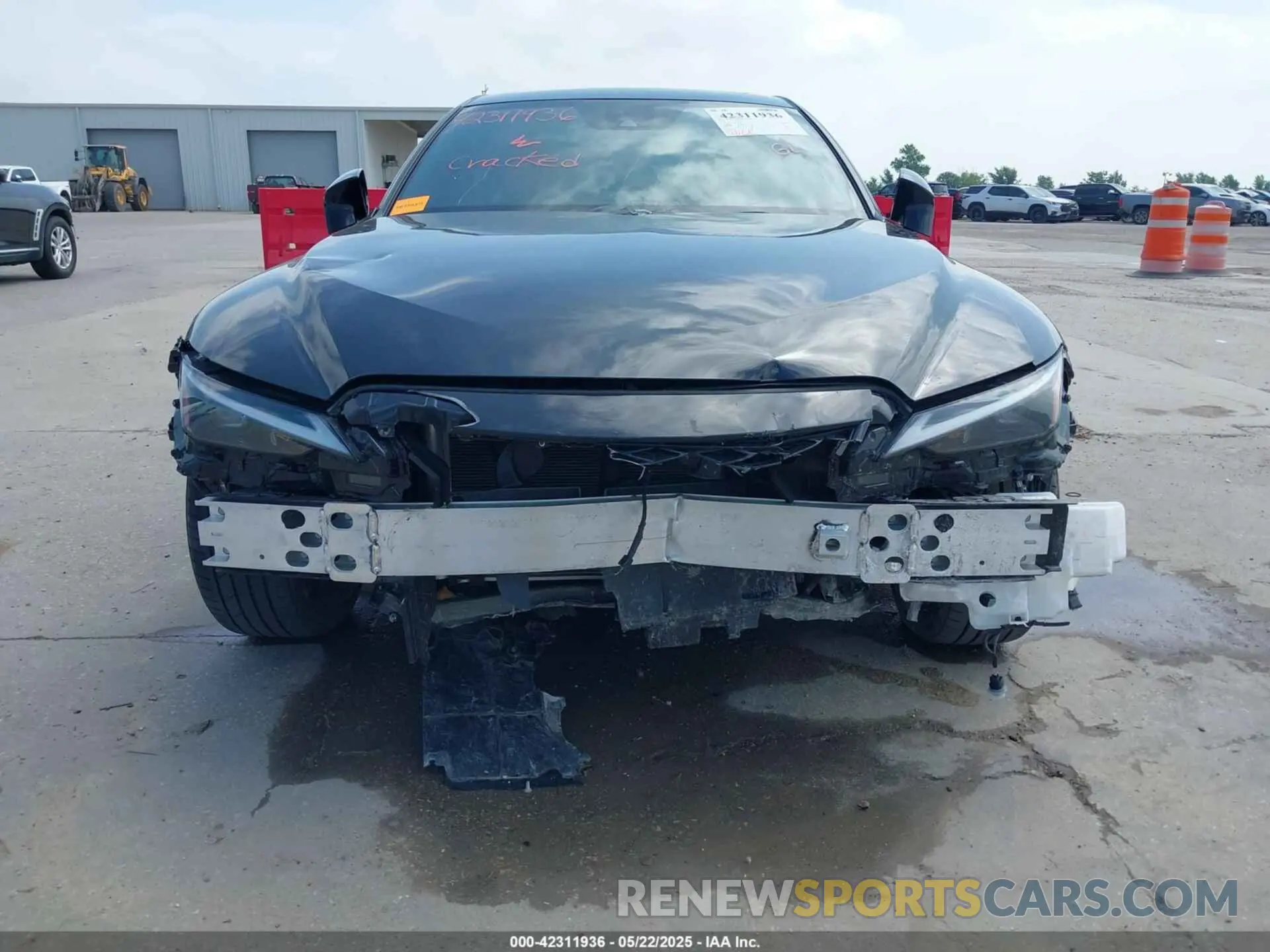 12 Фотография поврежденного автомобиля JTHBZ1B20R5080465 LEXUS IS 350 2024