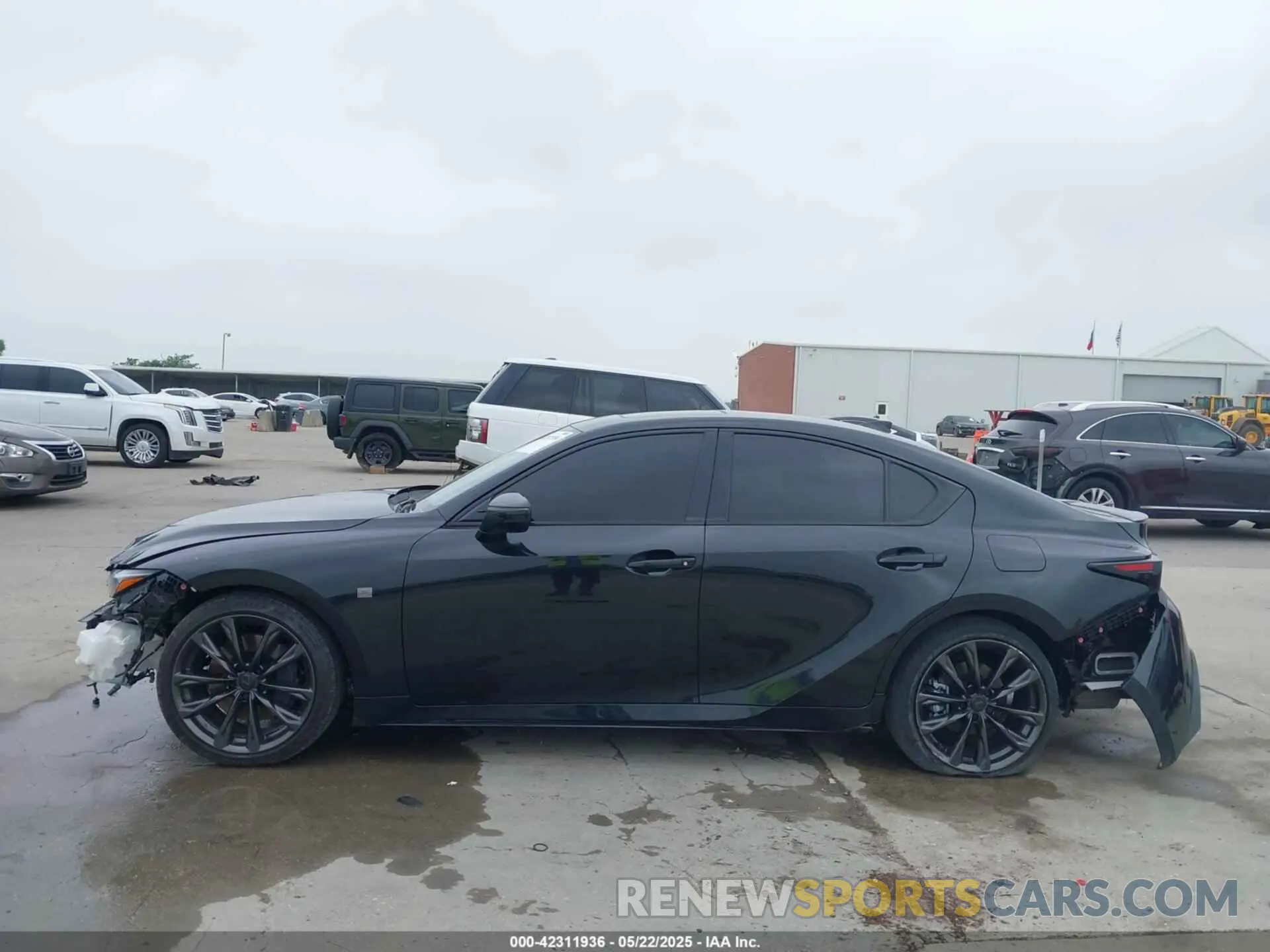 14 Фотография поврежденного автомобиля JTHBZ1B20R5080465 LEXUS IS 350 2024