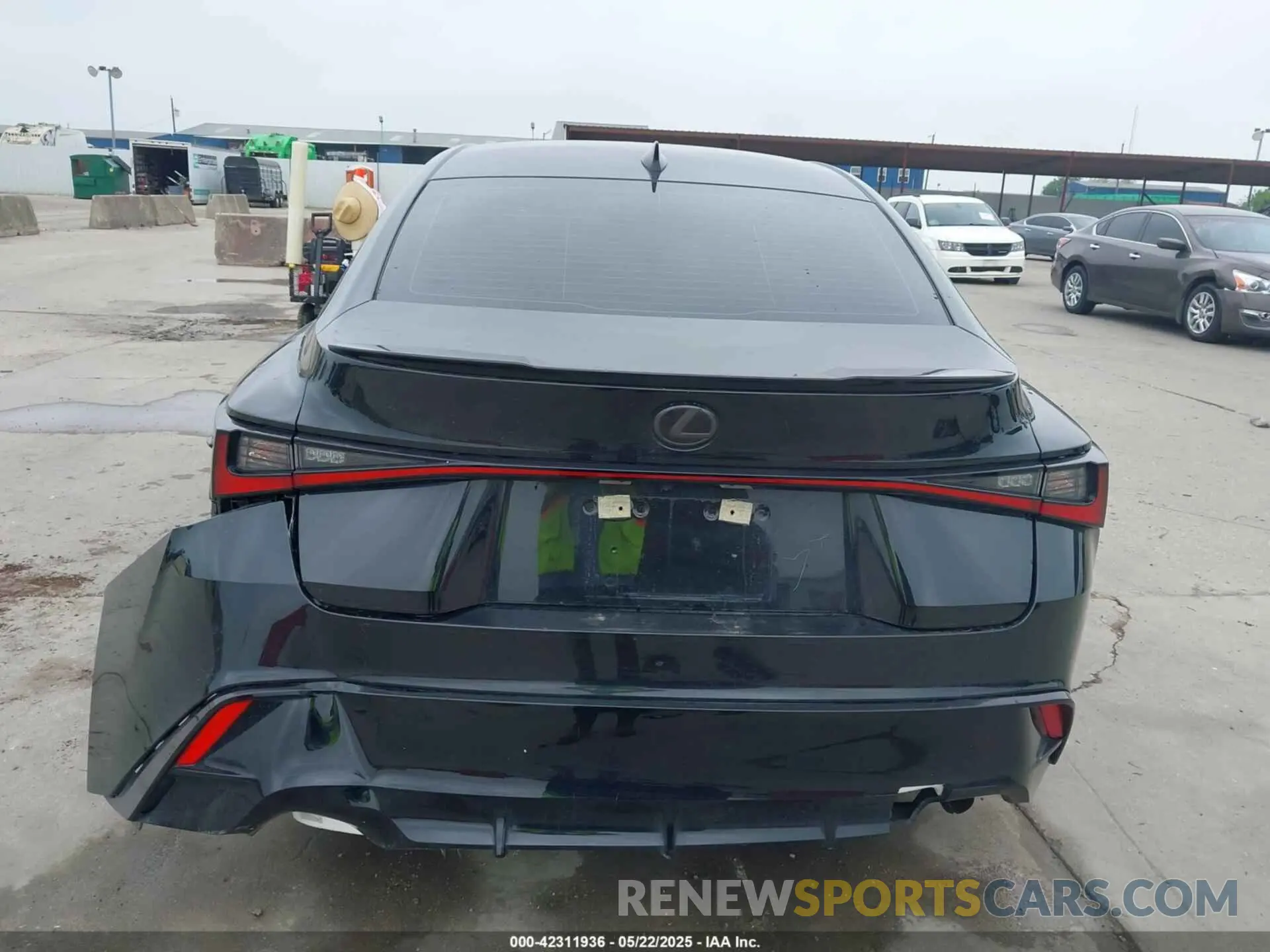 16 Фотография поврежденного автомобиля JTHBZ1B20R5080465 LEXUS IS 350 2024