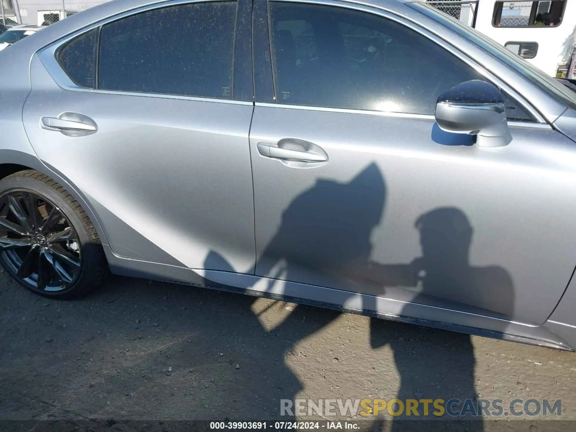 14 Фотография поврежденного автомобиля JTHGZ1B22R5076648 LEXUS IS 350 2024
