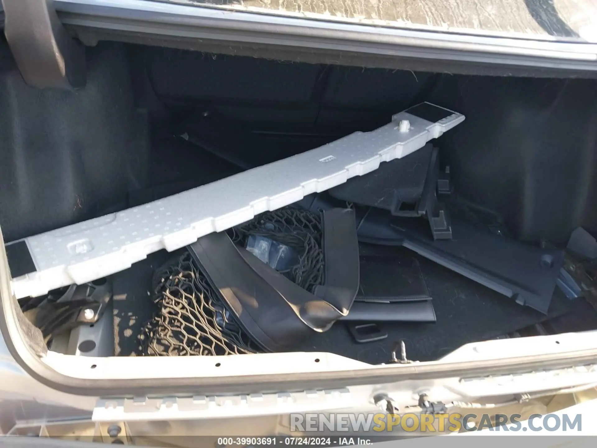 18 Фотография поврежденного автомобиля JTHGZ1B22R5076648 LEXUS IS 350 2024