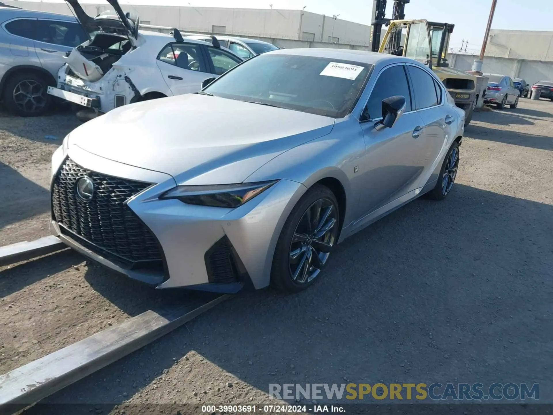 2 Фотография поврежденного автомобиля JTHGZ1B22R5076648 LEXUS IS 350 2024