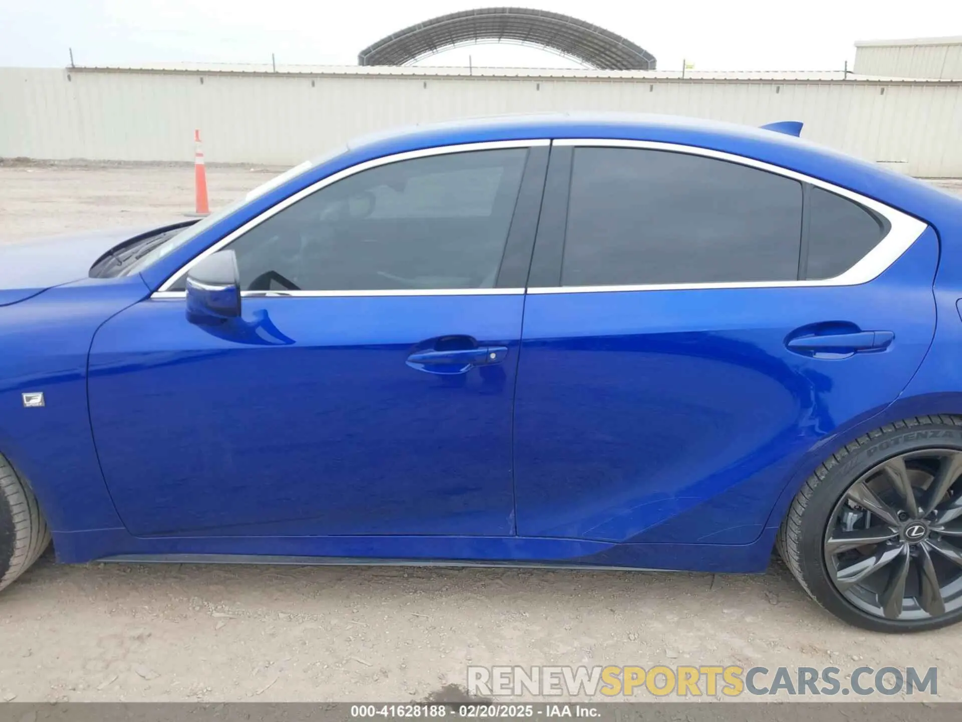 14 Фотография поврежденного автомобиля JTHGZ1B25R5072240 LEXUS IS 350 2024