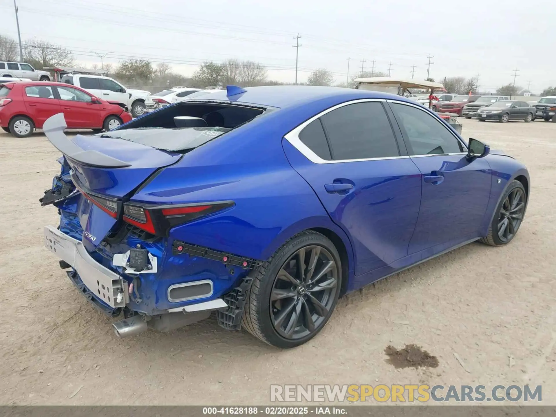 4 Фотография поврежденного автомобиля JTHGZ1B25R5072240 LEXUS IS 350 2024