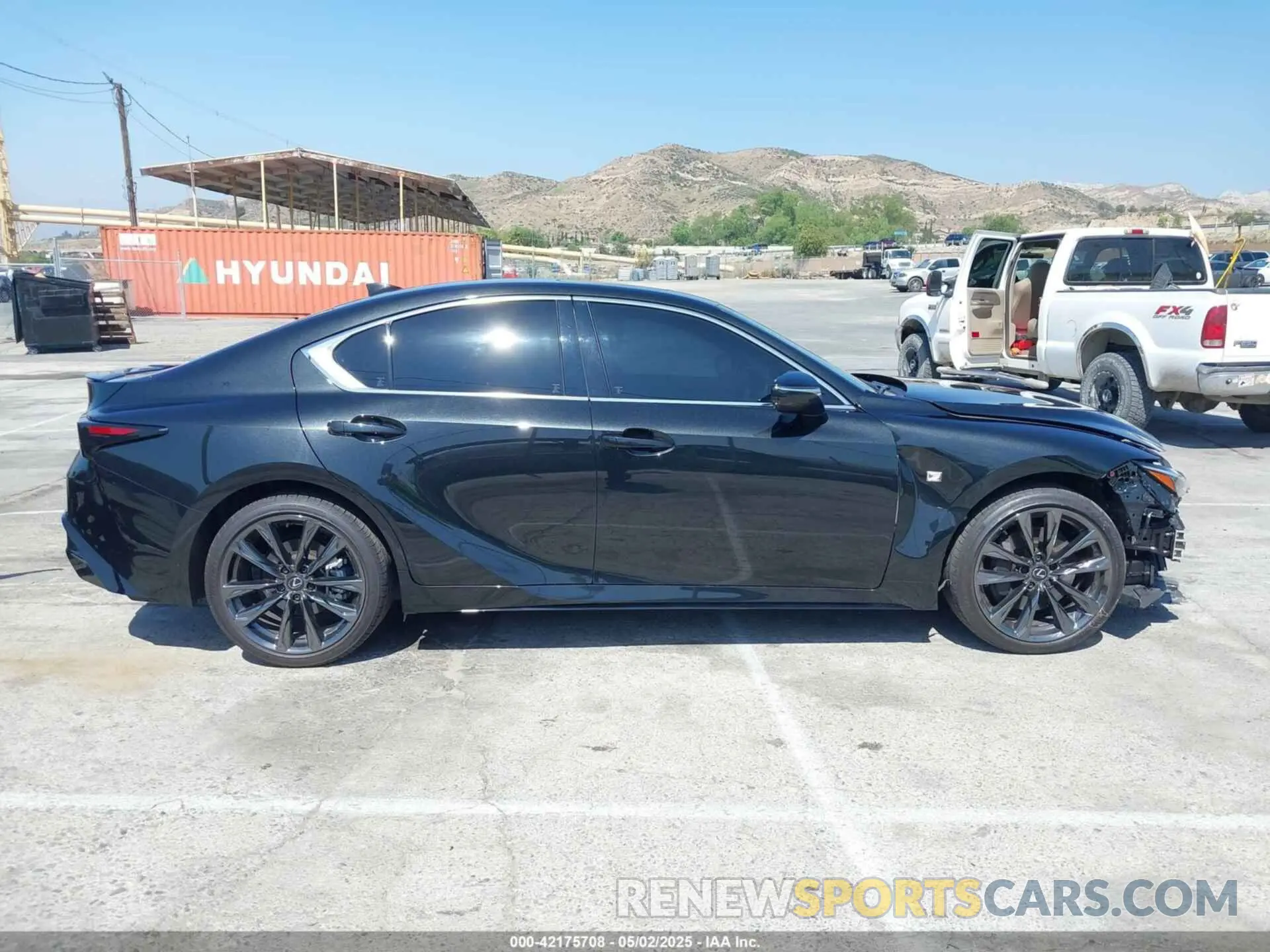 14 Фотография поврежденного автомобиля JTHGZ1B27R5080467 LEXUS IS 350 2024