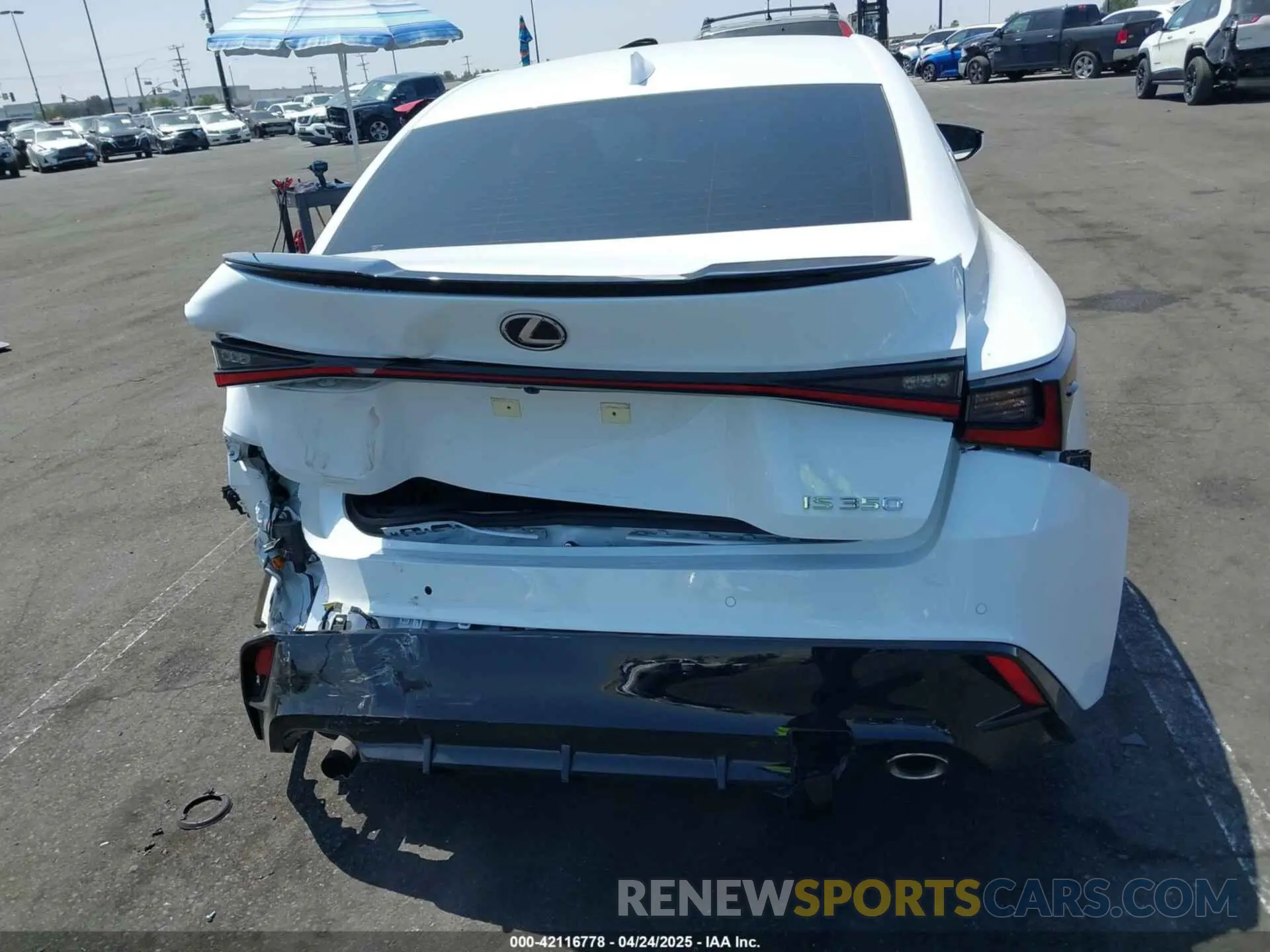 16 Фотография поврежденного автомобиля JTHGZ1B28R5076461 LEXUS IS 350 2024