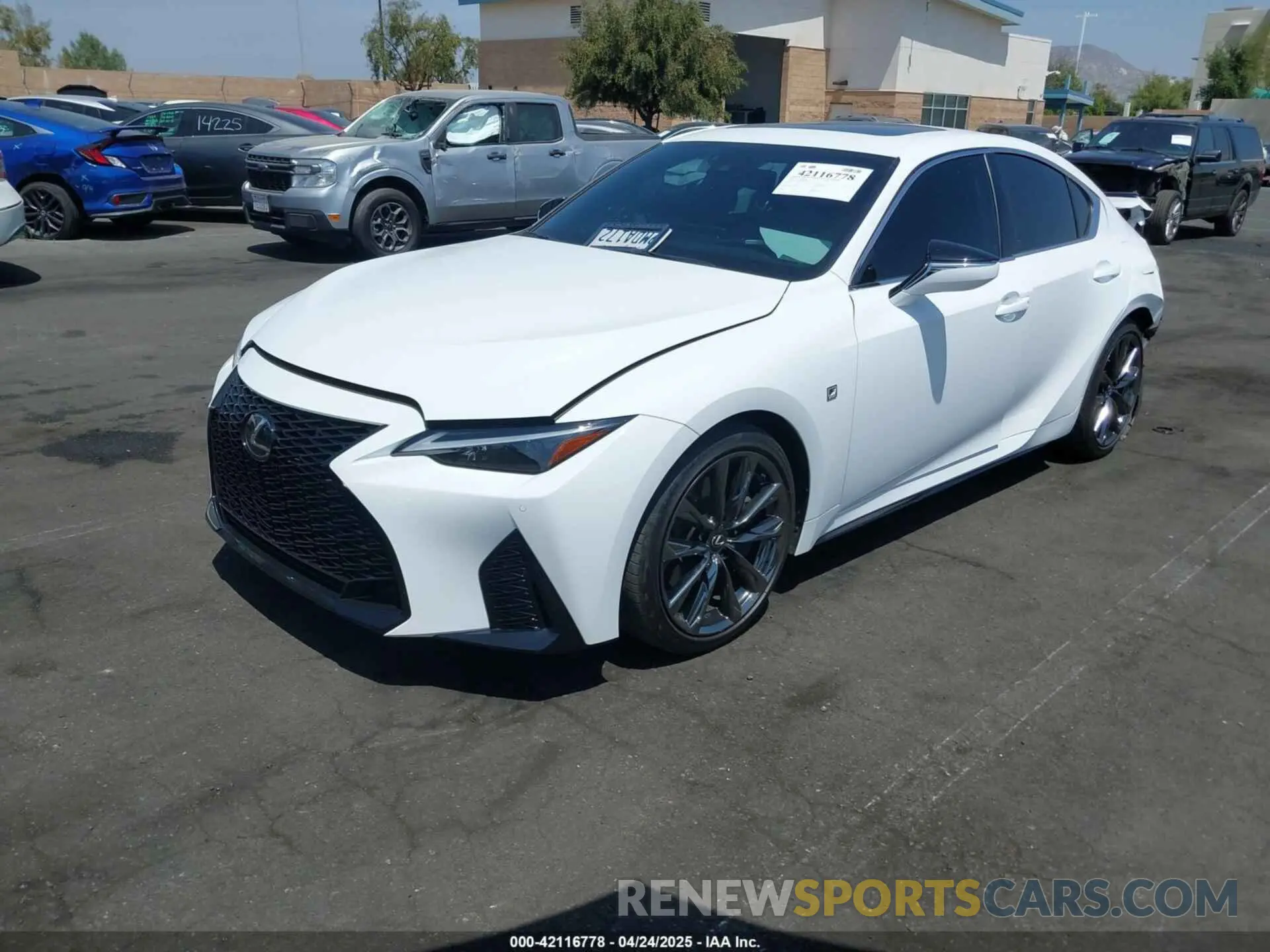 2 Фотография поврежденного автомобиля JTHGZ1B28R5076461 LEXUS IS 350 2024