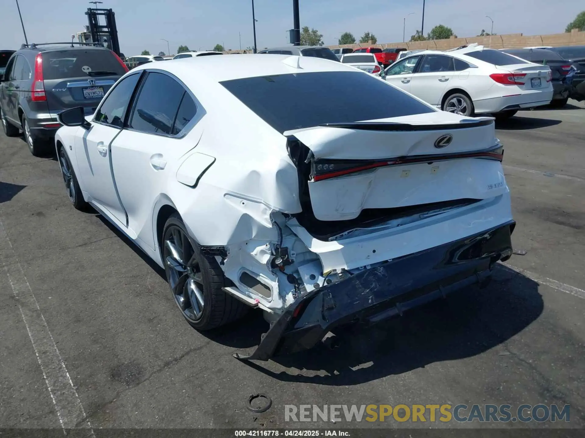 3 Фотография поврежденного автомобиля JTHGZ1B28R5076461 LEXUS IS 350 2024