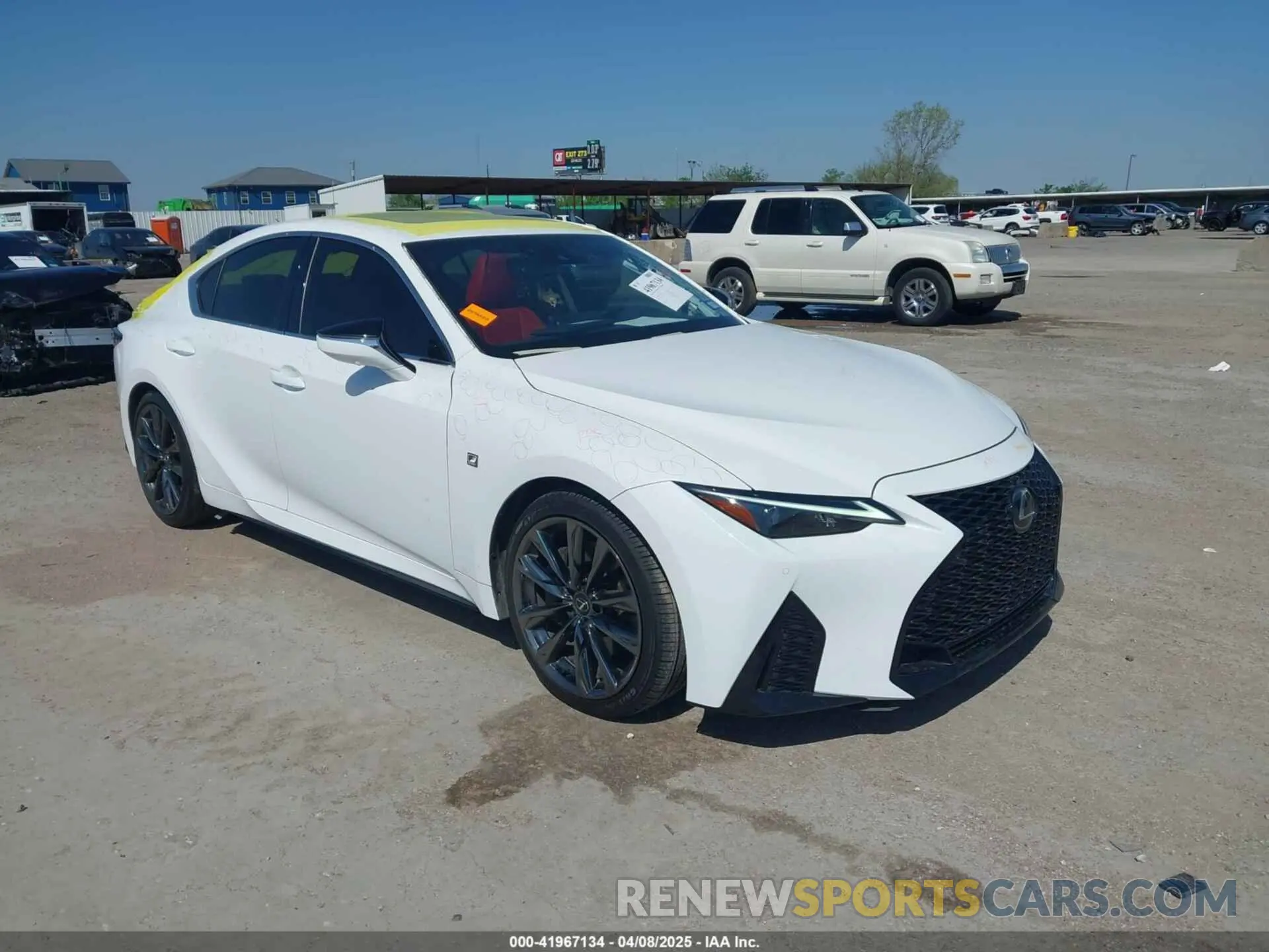 1 Фотография поврежденного автомобиля JTHGZ1B28R5076833 LEXUS IS 350 2024