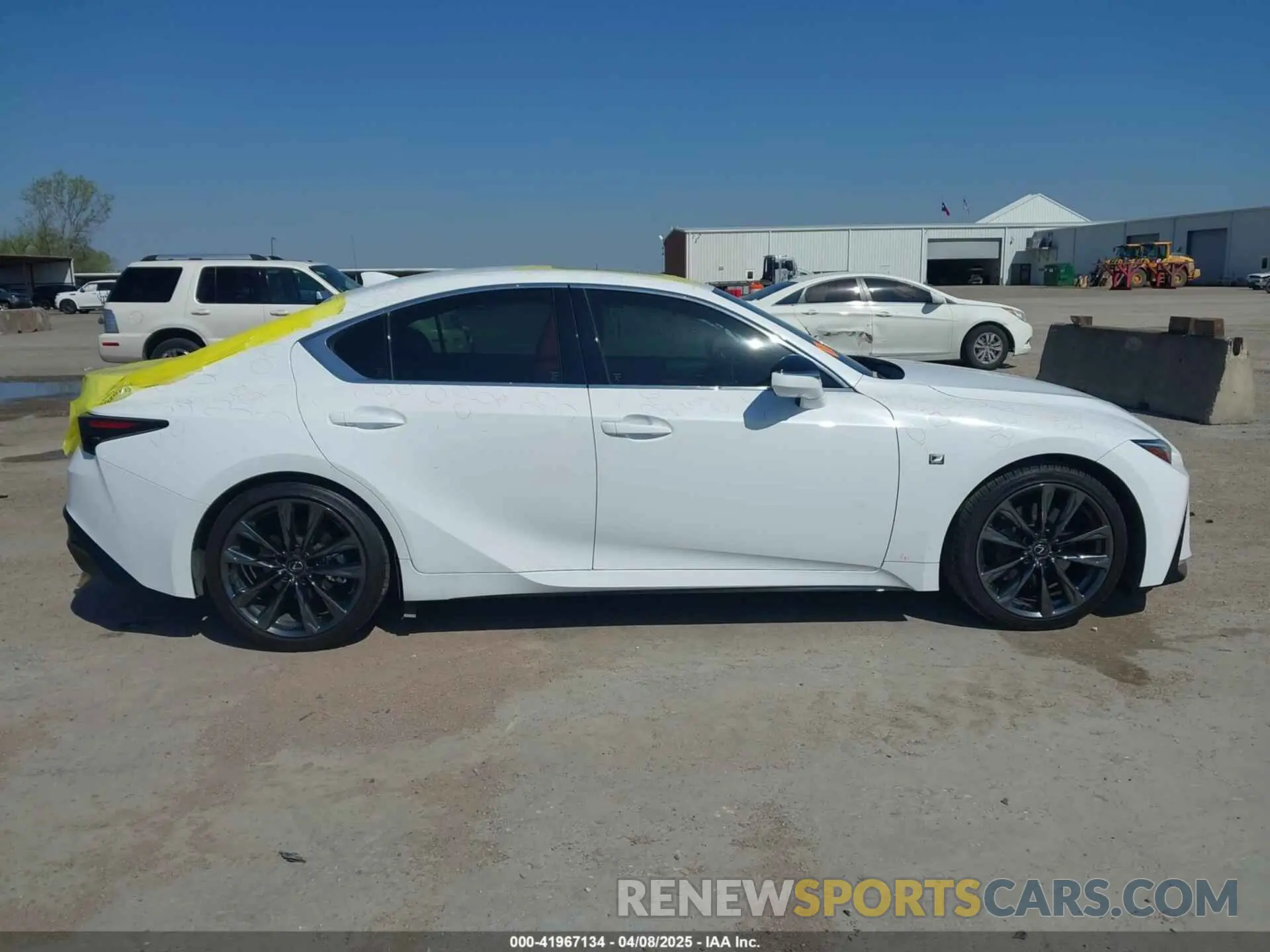 14 Фотография поврежденного автомобиля JTHGZ1B28R5076833 LEXUS IS 350 2024