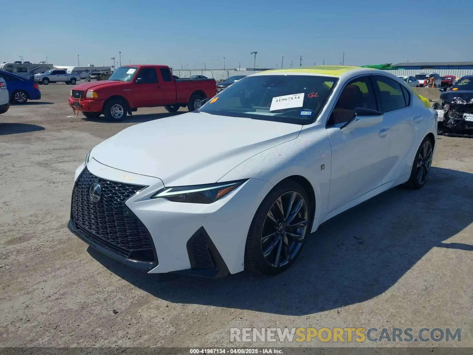 2 Фотография поврежденного автомобиля JTHGZ1B28R5076833 LEXUS IS 350 2024