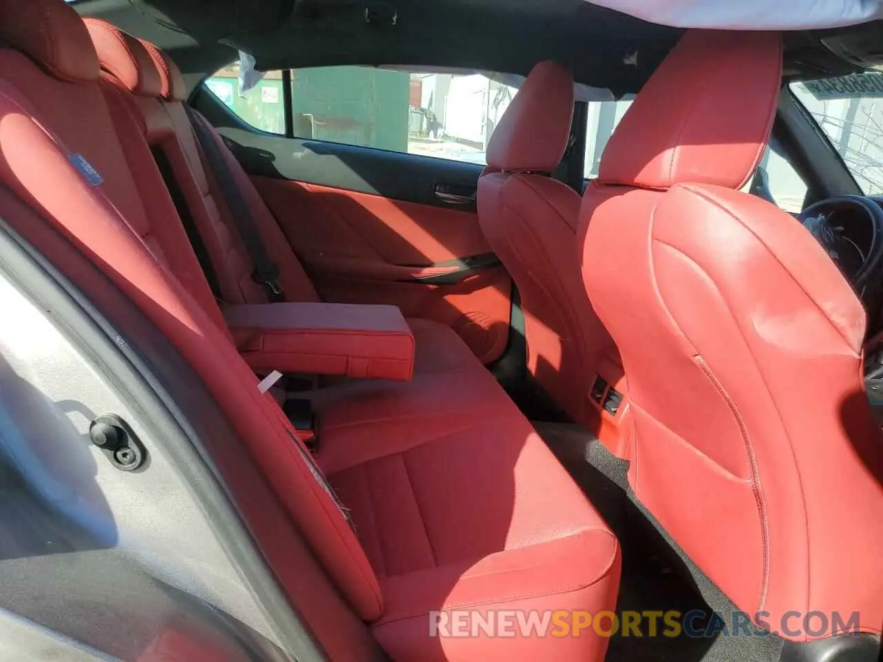 11 Фотография поврежденного автомобиля JTHGZ1B22M5047398 LEXUS IS 350 F S 2021