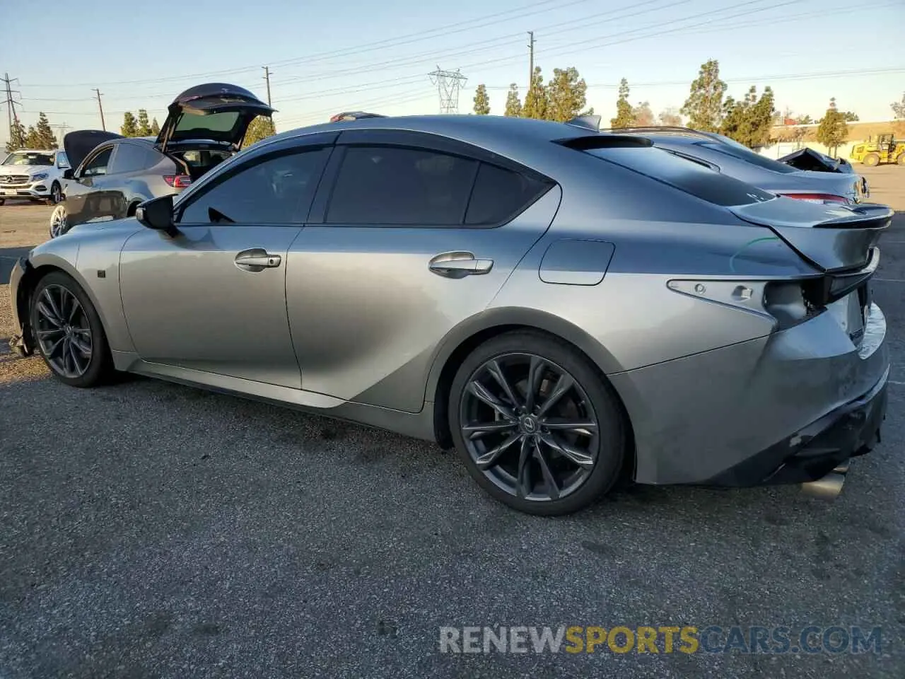2 Фотография поврежденного автомобиля JTHGZ1B26M5042799 LEXUS IS 350 F S 2021