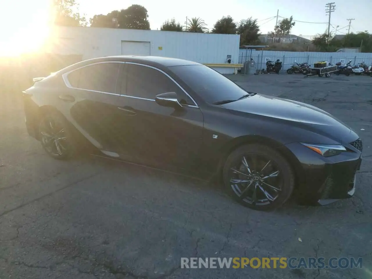 4 Фотография поврежденного автомобиля JTHGZ1B2XM5037721 LEXUS IS 350 F S 2021