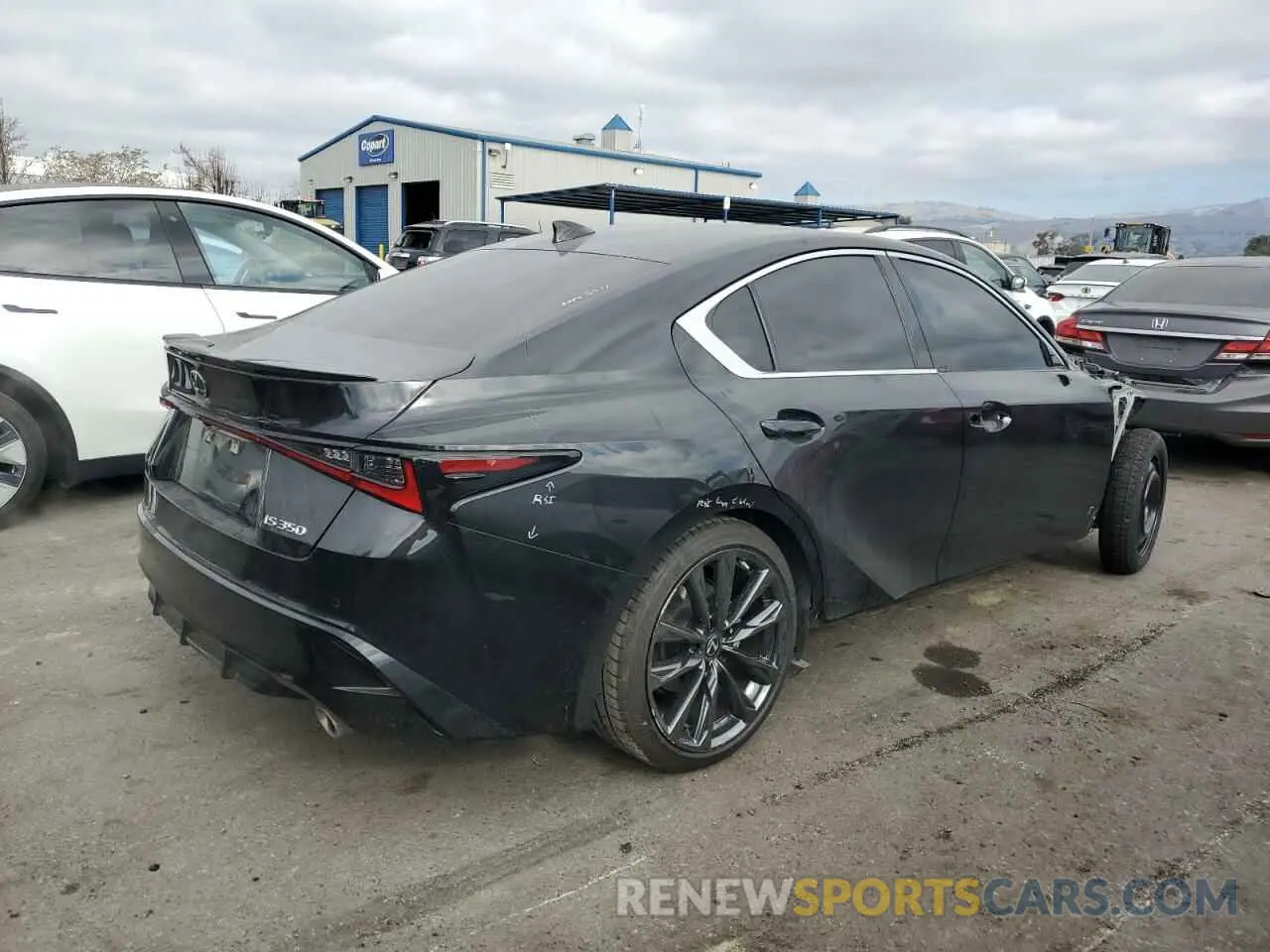 3 Фотография поврежденного автомобиля JTHGZ1B28N5056415 LEXUS IS 350 F S 2022