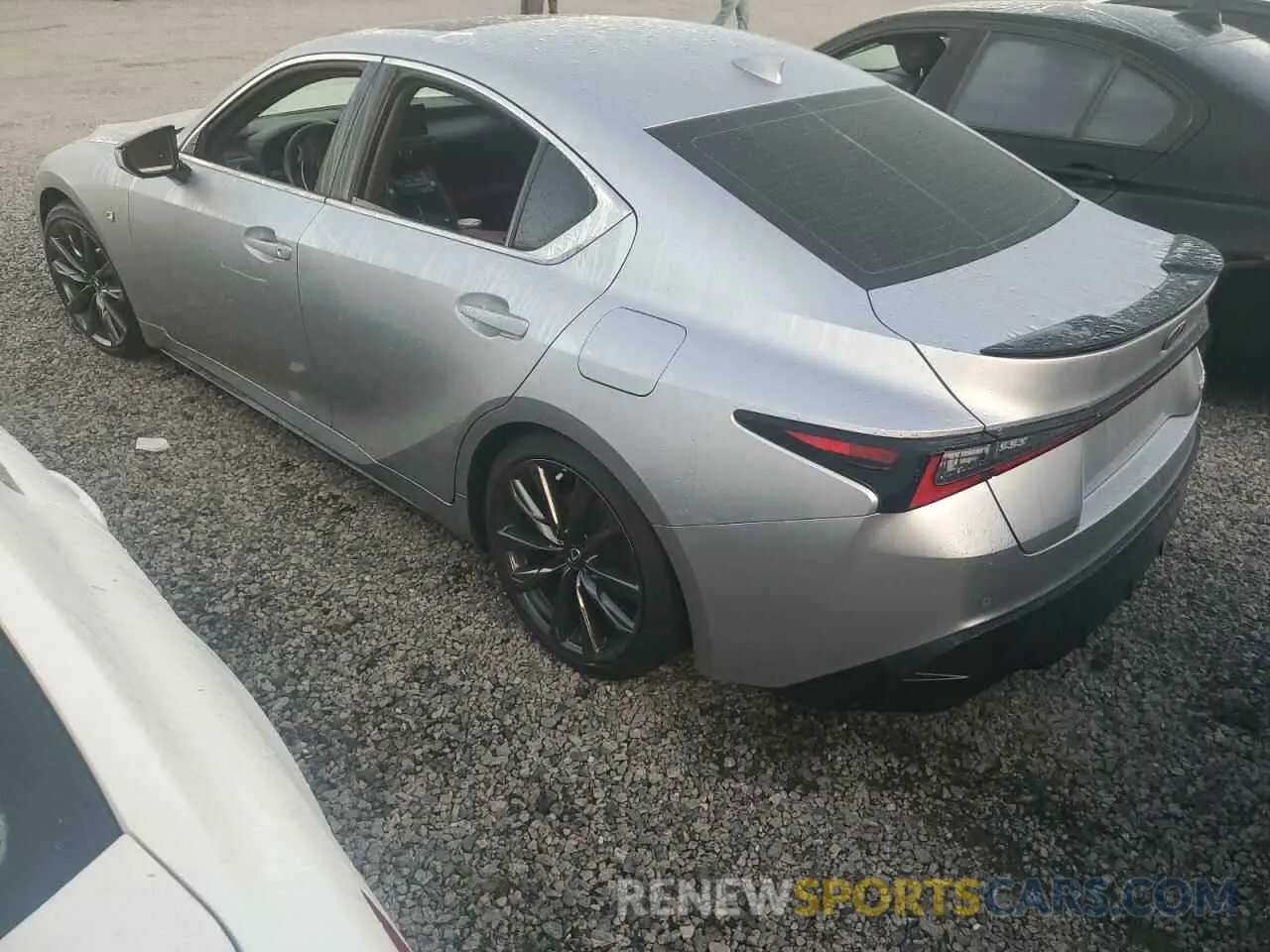 2 Фотография поврежденного автомобиля JTHGZ1B2XR5073688 LEXUS IS 350 F S 2024
