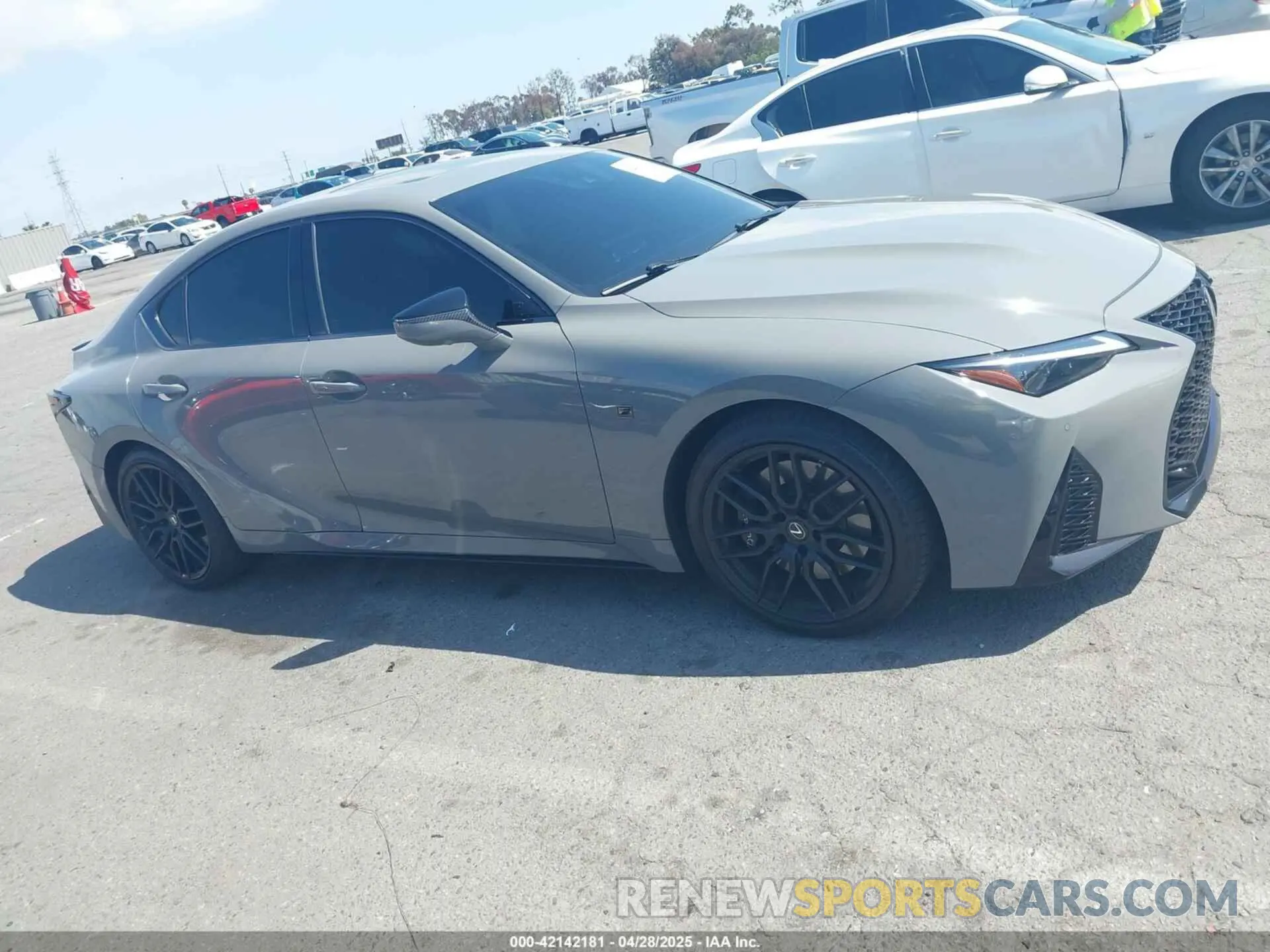 13 Фотография поврежденного автомобиля JTHUP1D25N5001359 LEXUS IS 500 2022