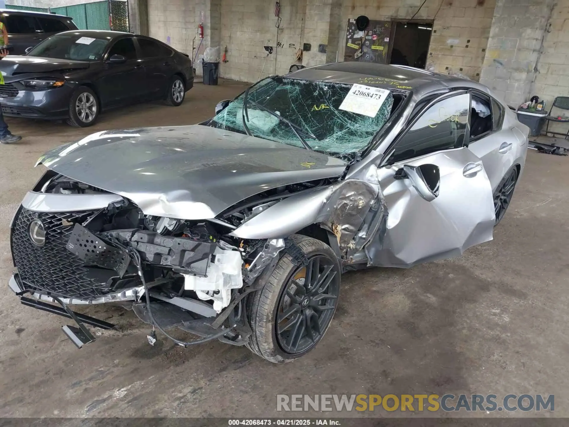 6 Фотография поврежденного автомобиля JTHAP1D22P5002345 LEXUS IS 500 2023
