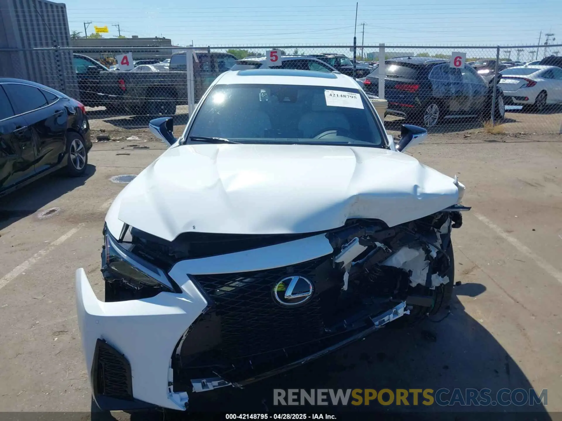 11 Фотография поврежденного автомобиля JTHAP1D24P5004680 LEXUS IS 500 2023