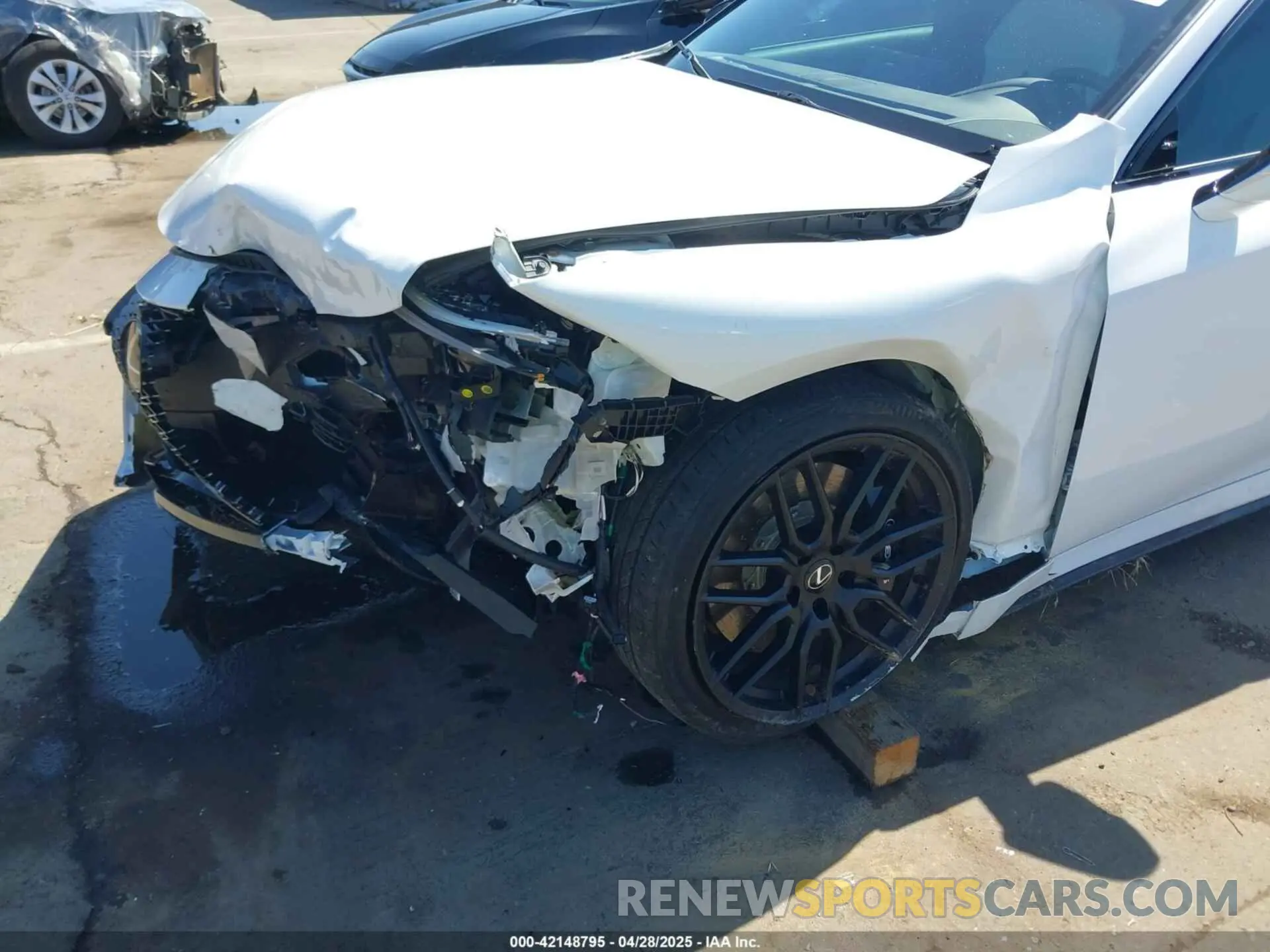 6 Фотография поврежденного автомобиля JTHAP1D24P5004680 LEXUS IS 500 2023