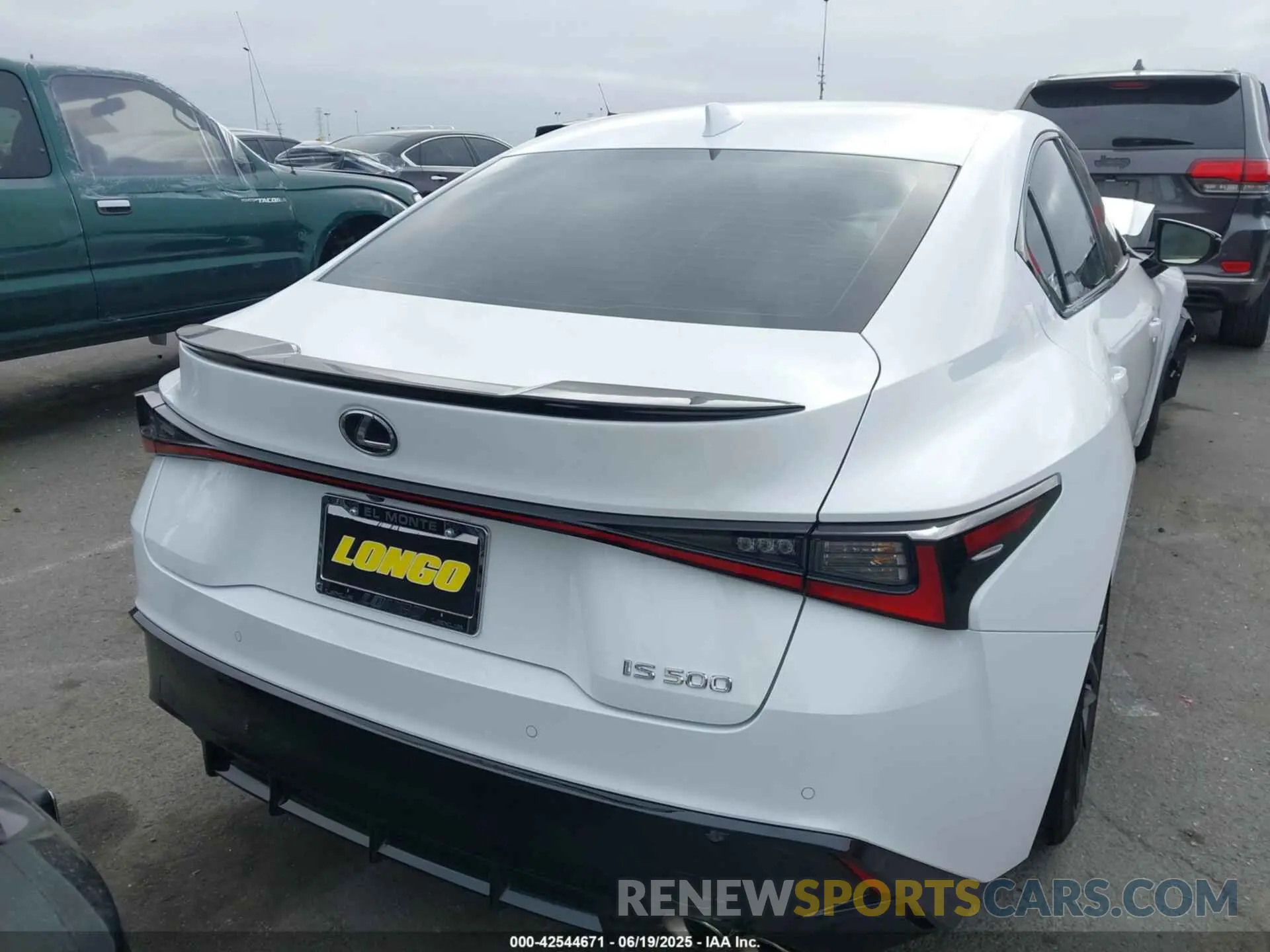 16 Фотография поврежденного автомобиля JTHAP1D26S5007671 LEXUS IS 500 2025