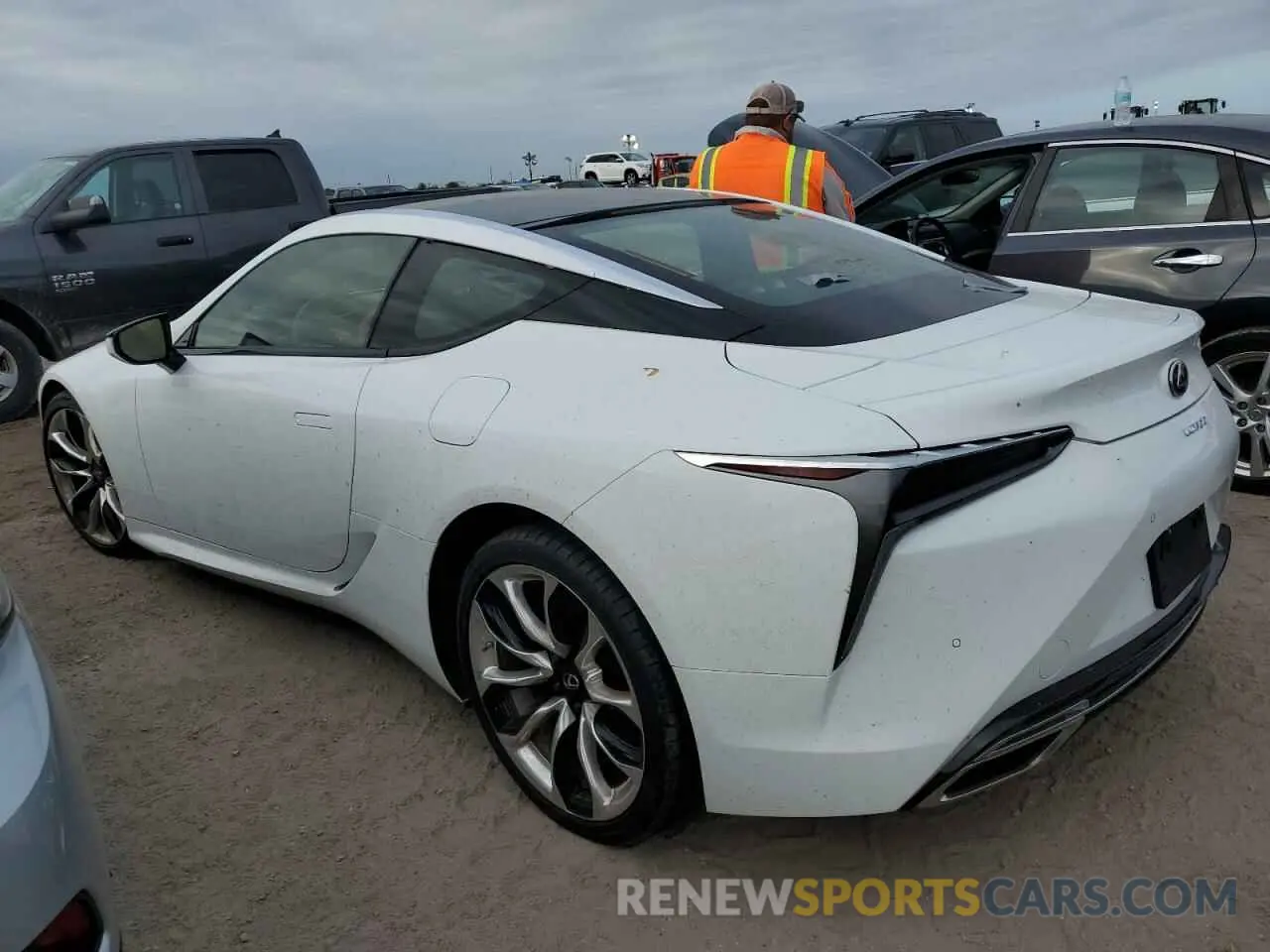 2 Фотография поврежденного автомобиля JTHBP5AY0MA101379 LEXUS LC500 2021