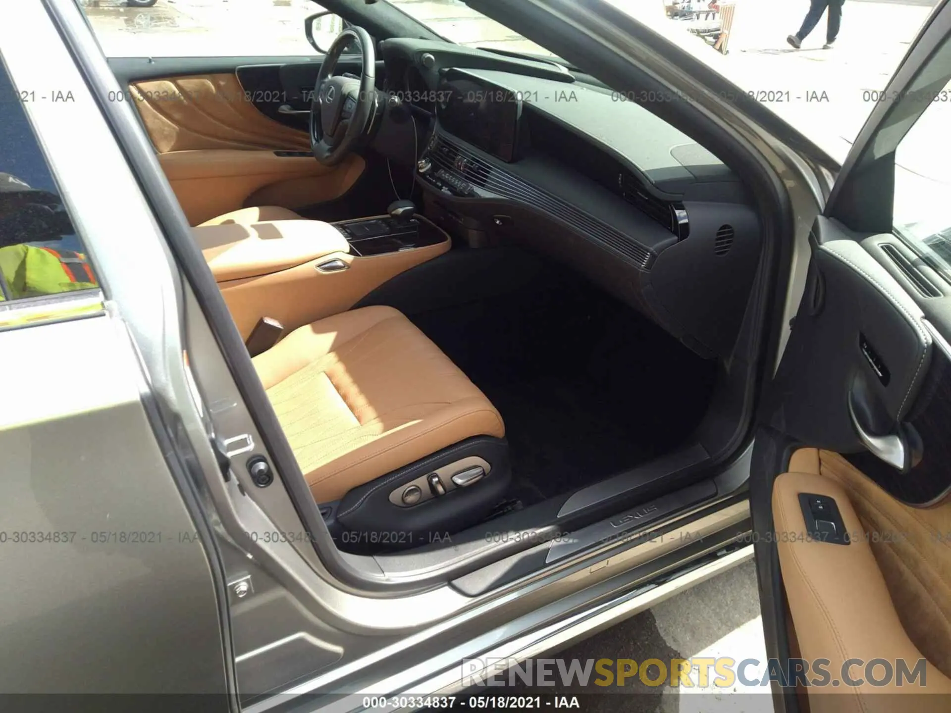 5 Photograph of a damaged car JTHD51FFXM5013592 LEXUS LS 2021