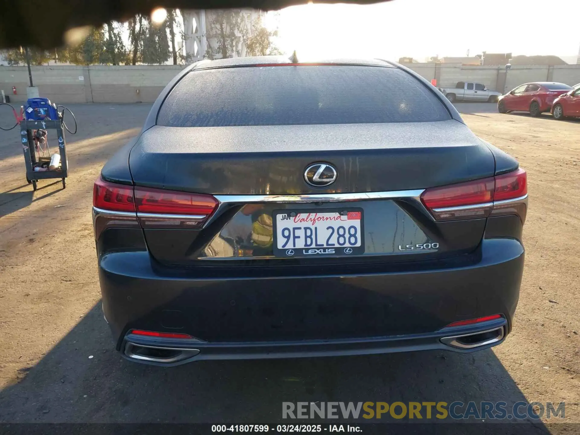 17 Photograph of a damaged car JTHB5LFF3K5009125 LEXUS LS 500 2019