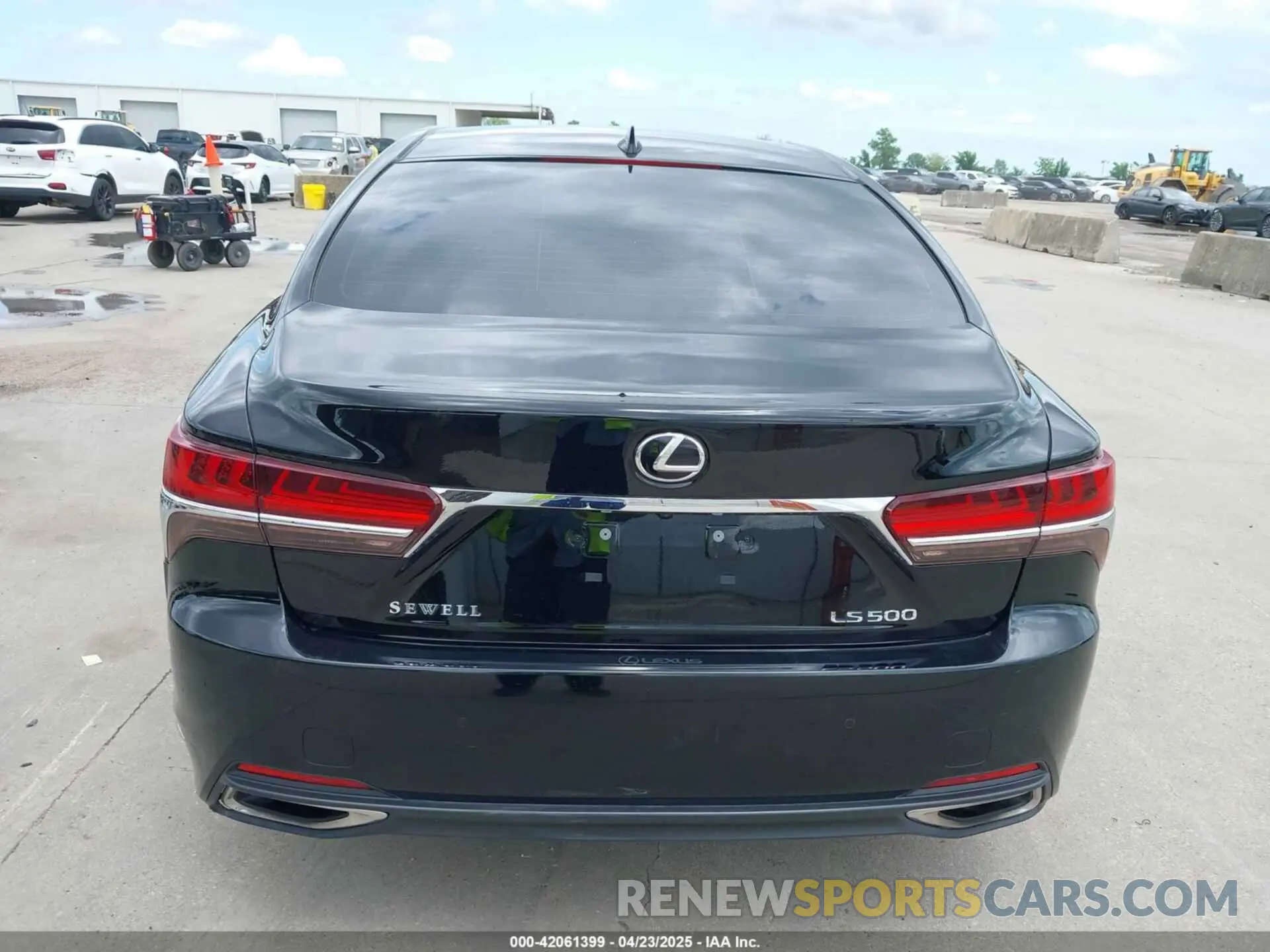 17 Фотография поврежденного автомобиля JTHD51FF1L5011017 LEXUS LS 500 2020