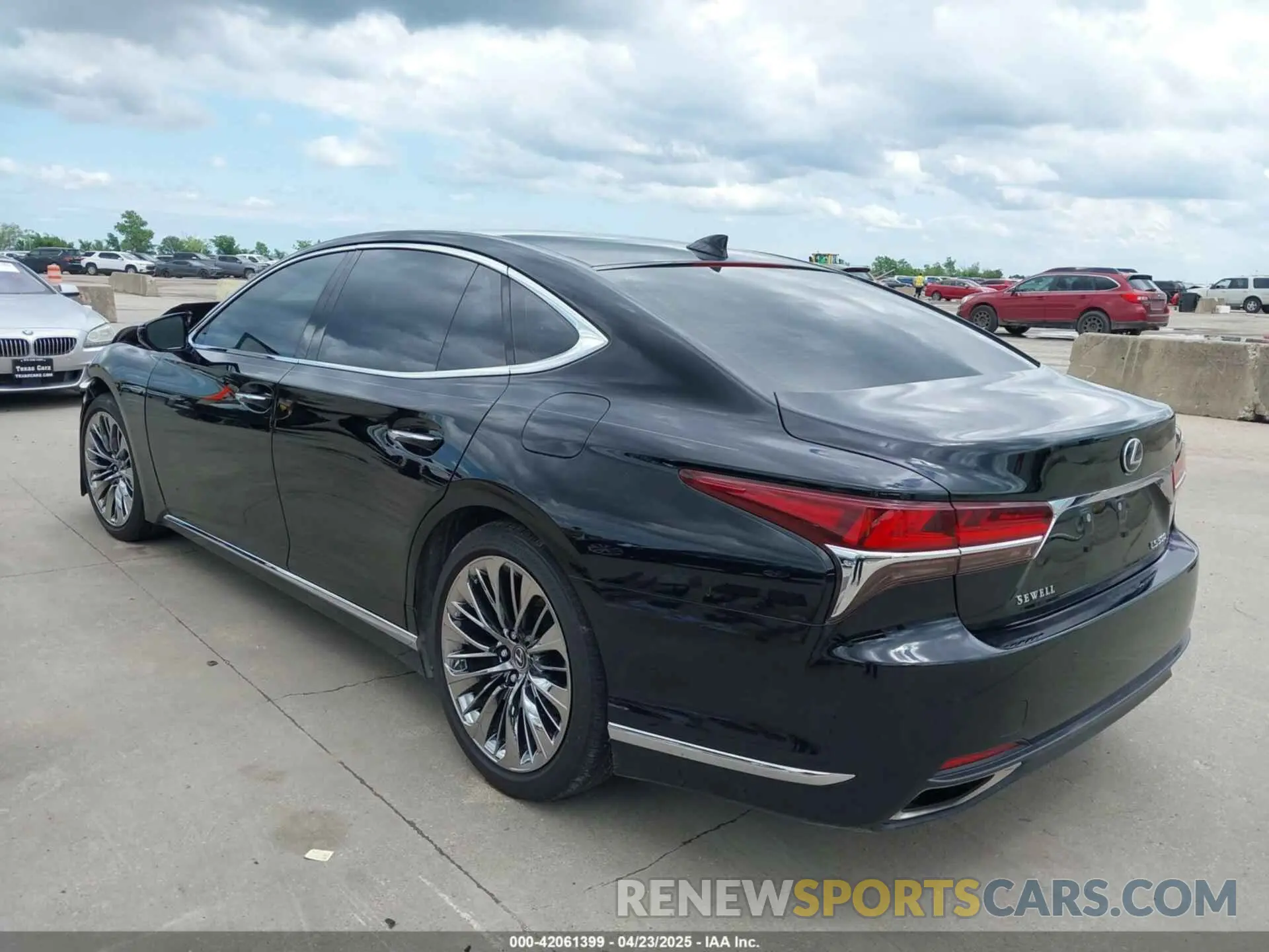 3 Фотография поврежденного автомобиля JTHD51FF1L5011017 LEXUS LS 500 2020