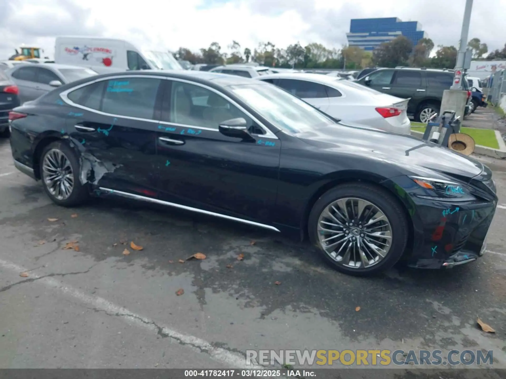 13 Фотография поврежденного автомобиля JTHG5LFF4L5011134 LEXUS LS 500 2020
