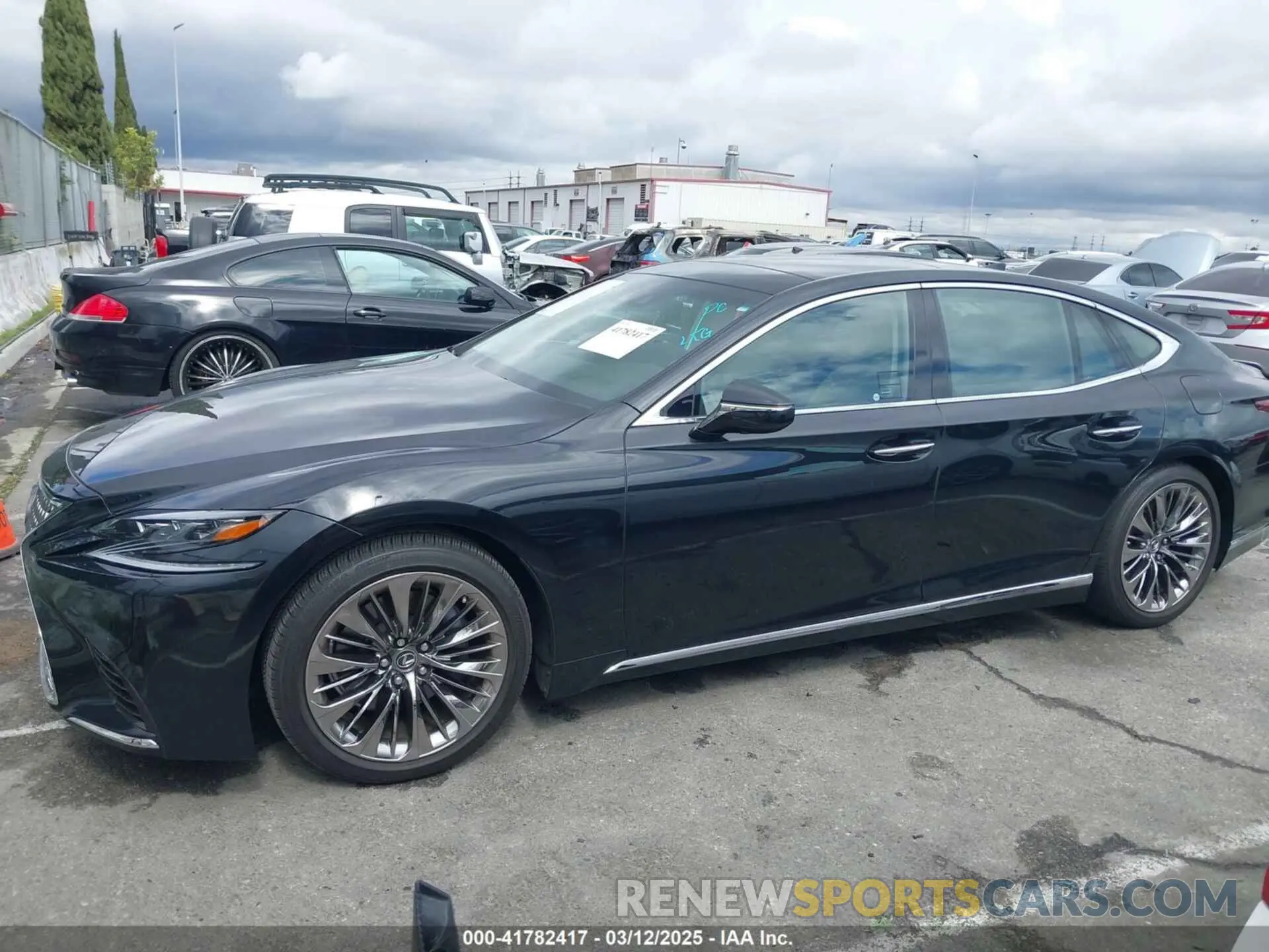 14 Фотография поврежденного автомобиля JTHG5LFF4L5011134 LEXUS LS 500 2020